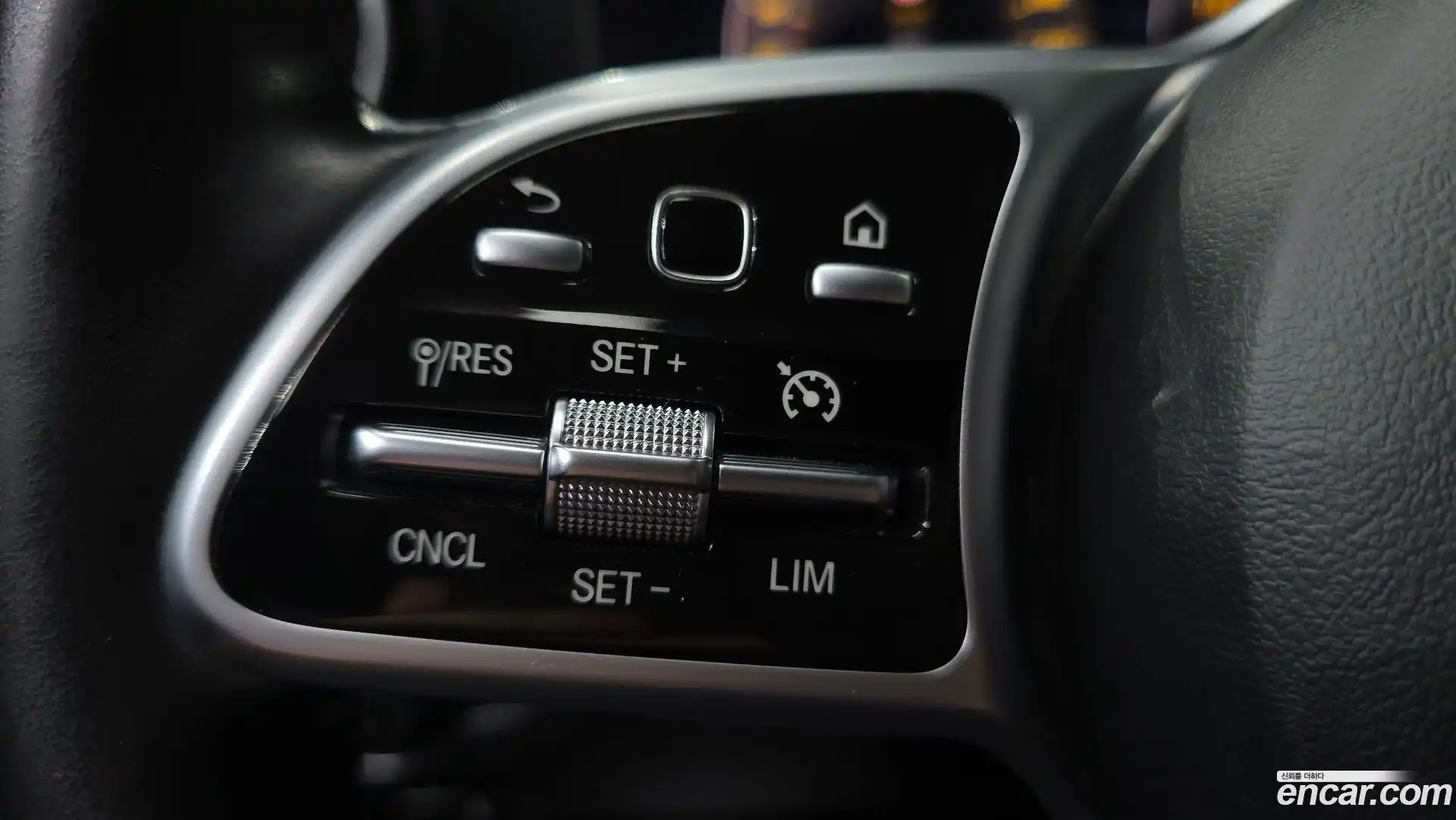 E-Class Mercedes-Benz 2019.0-OPTION-043