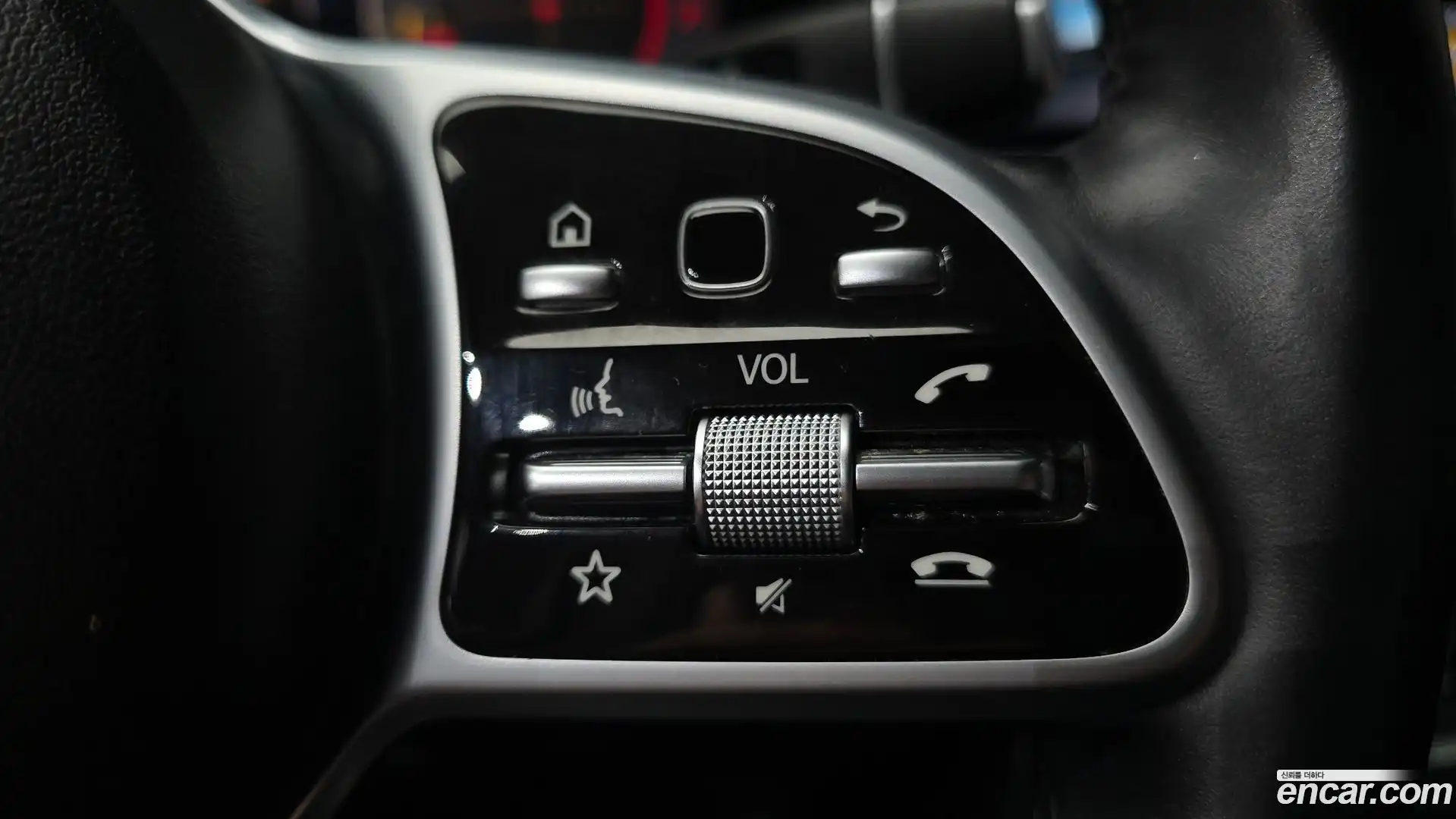 E-Class Mercedes-Benz 2019.0-OPTION-044