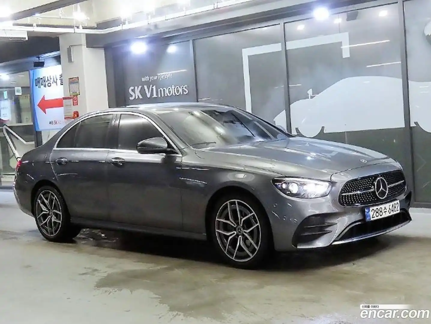 E-Class Mercedes-Benz 2022.8-OUTER-001