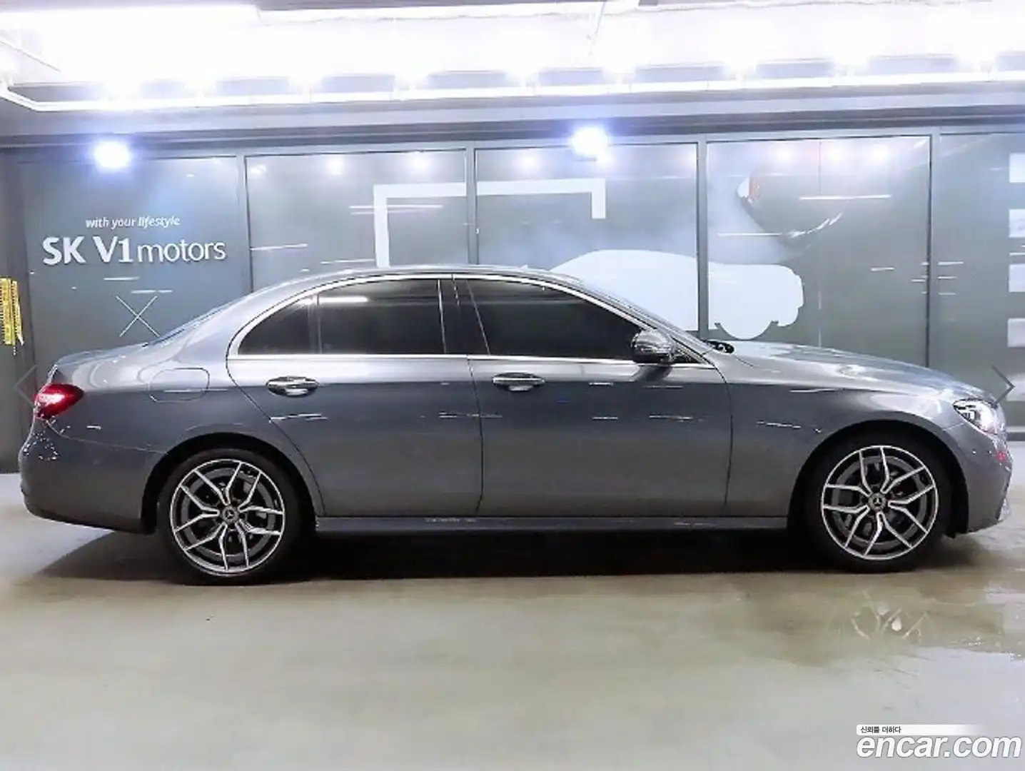 E-Class Mercedes-Benz 2022.8-OUTER-003