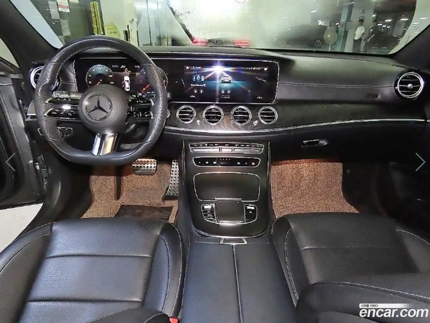 E-Class Mercedes-Benz 2022.8-INNER-010