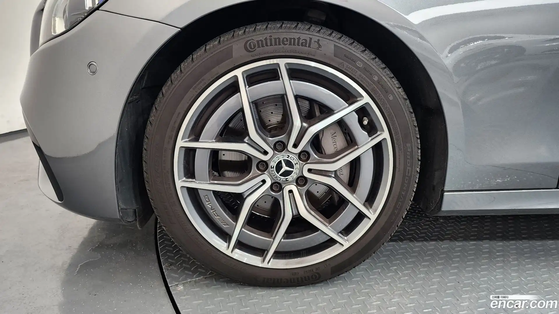 E-Class Mercedes-Benz 2022.8-OUTER-005