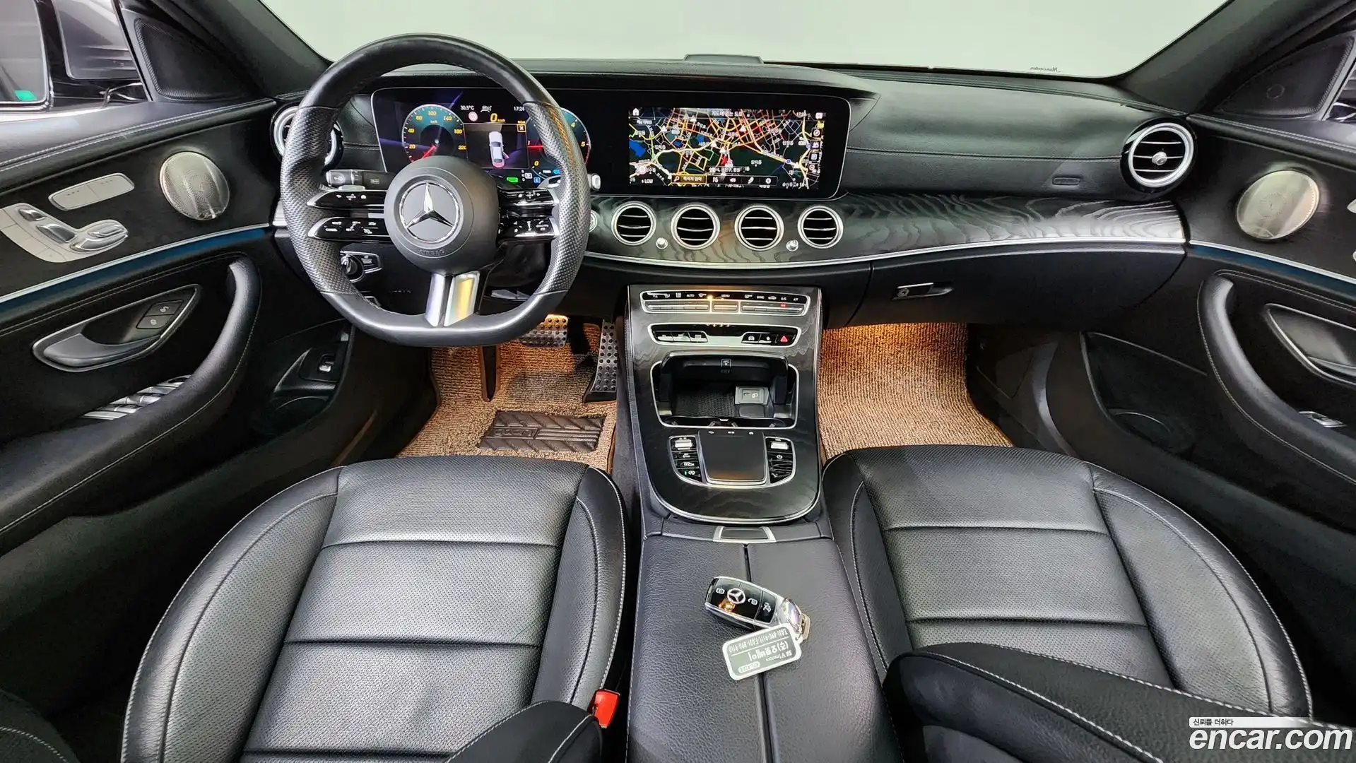E-Class Mercedes-Benz 2022.8-INNER-007