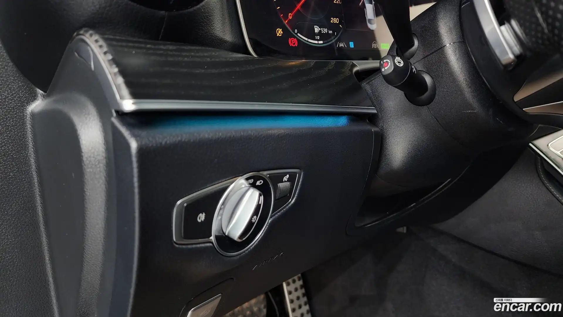 E-Class Mercedes-Benz 2022.8-OPTION-043