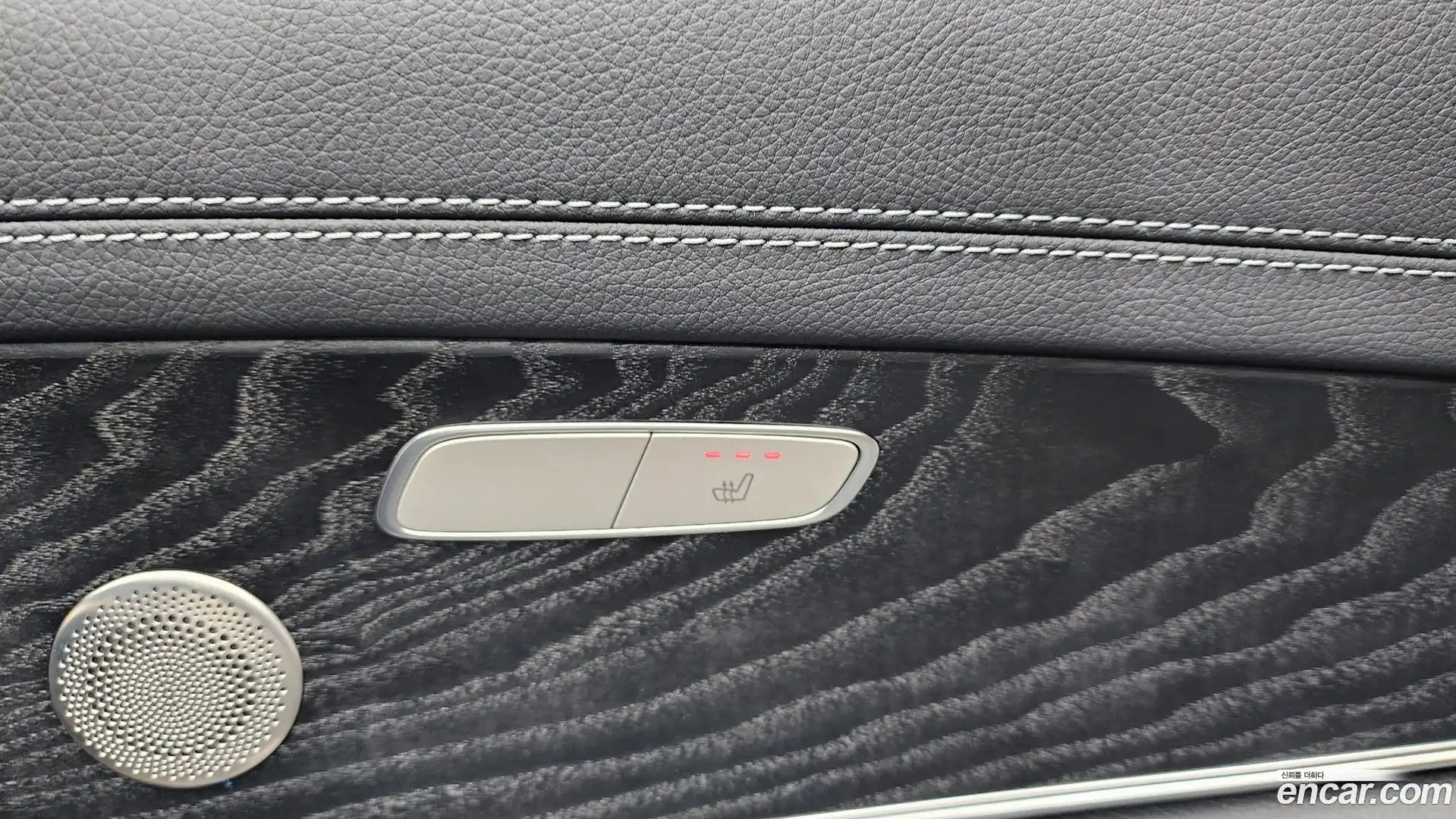 E-Class Mercedes-Benz 2022.8-OPTION-048