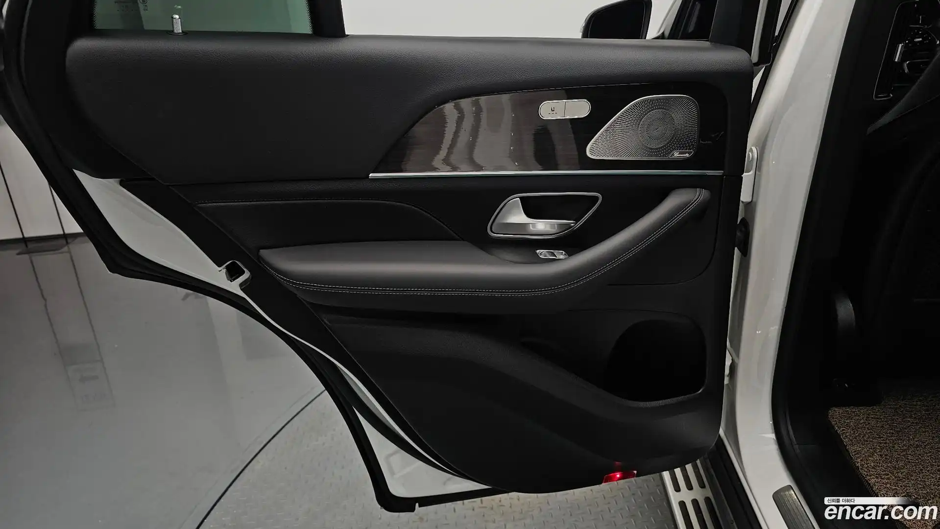 GLE-Class Mercedes-Benz 2022.3-INNER-035