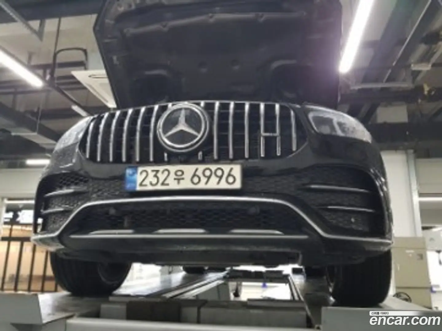 Main__Slider__Photo:GLE-Class Mercedes-Benz 2021.10-0