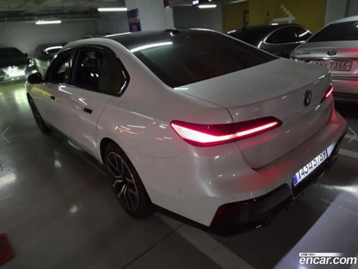 7-Series BMW 2023.9-OUTER-003