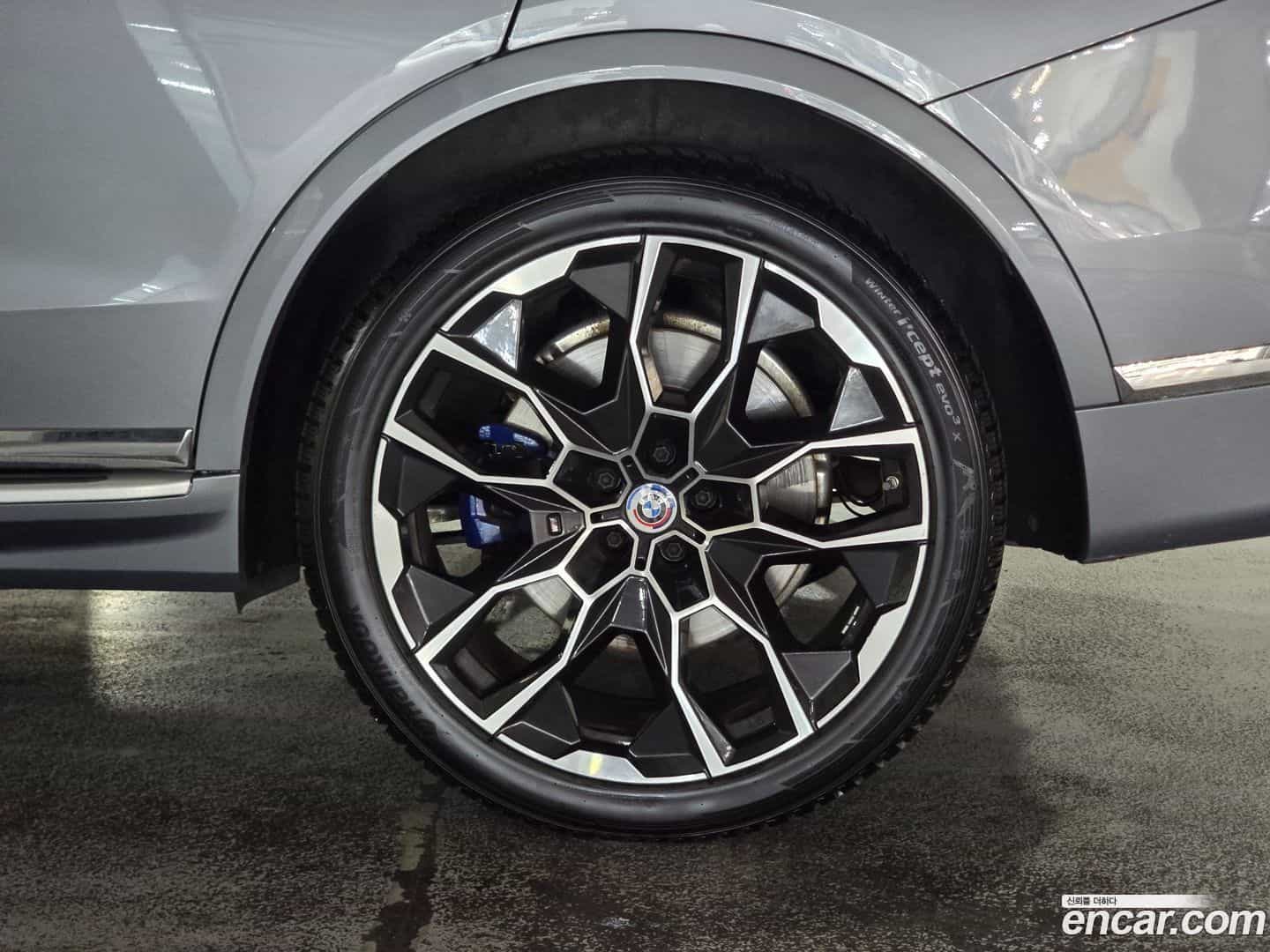 X7 BMW 2023.0-OUTER-005
