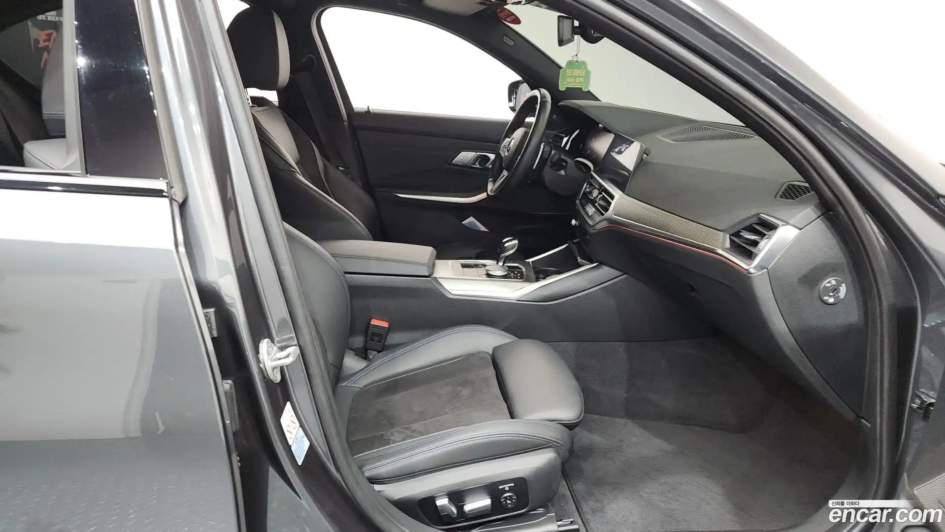 3-Series BMW 2021.4-INNER-036