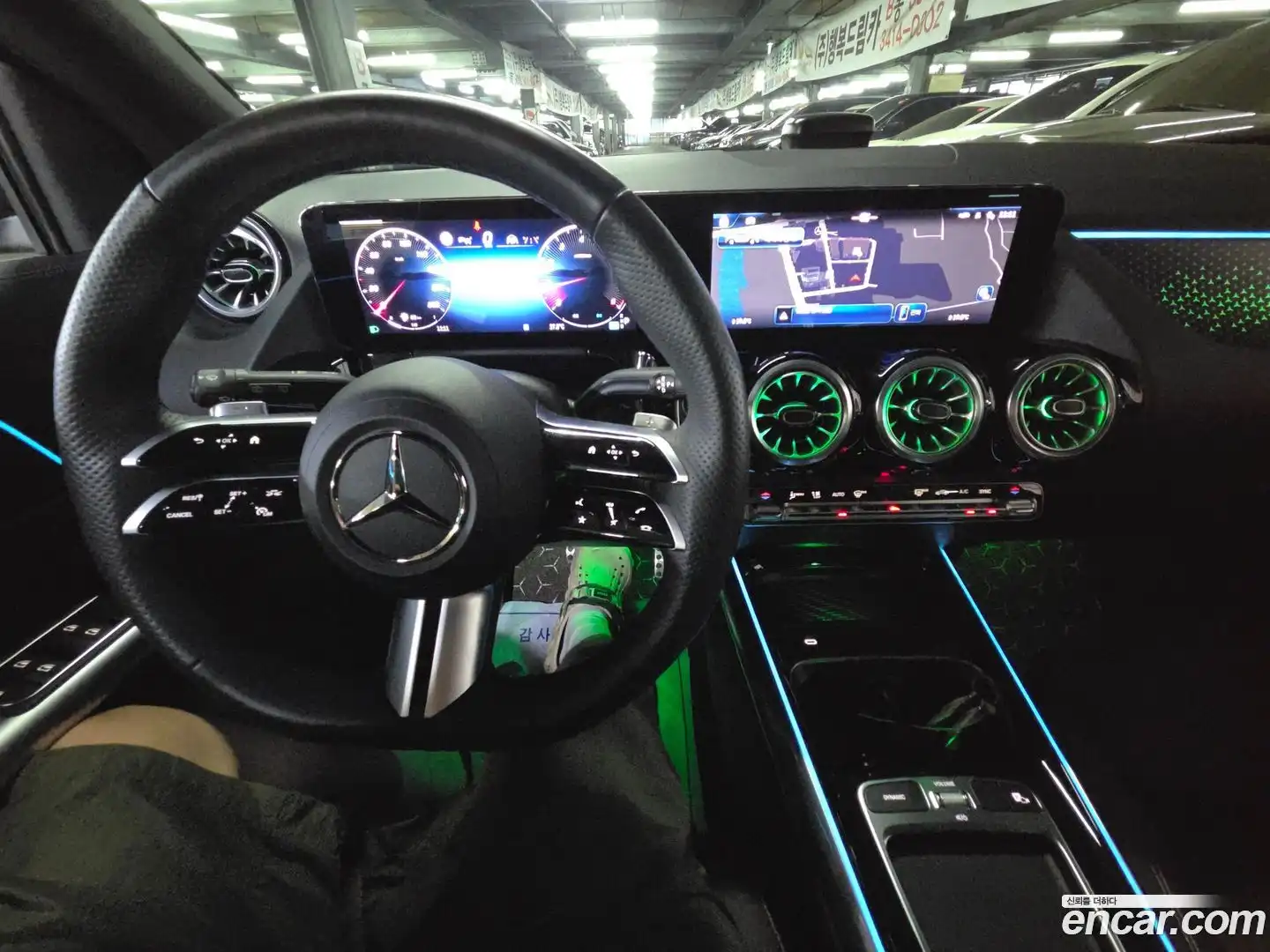 GLA-Class Mercedes-Benz 2024.10-OPTION-016