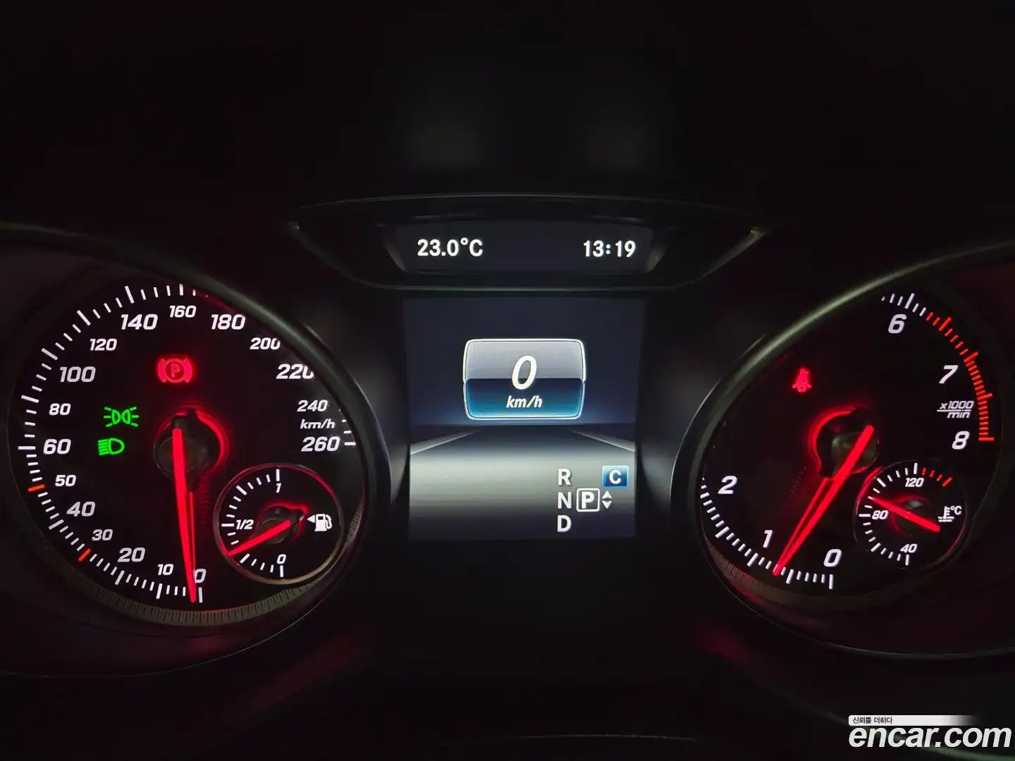 GLA-Class Mercedes-Benz 2019.7-OPTION-017