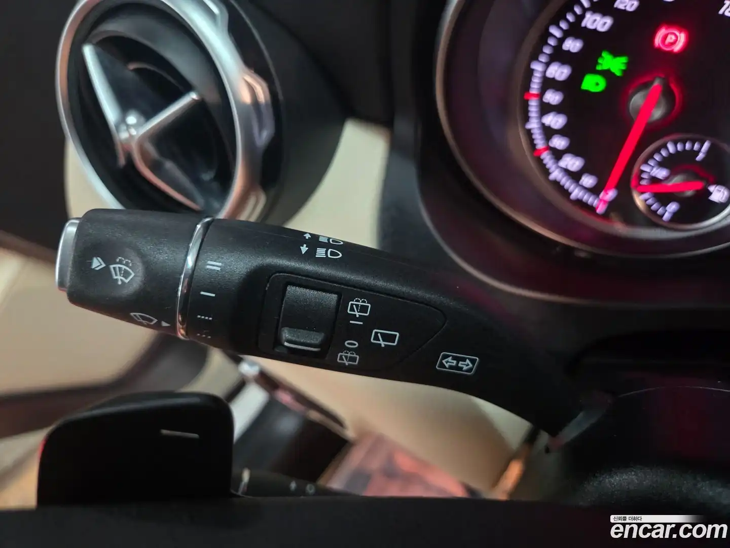 GLA-Class Mercedes-Benz 2019.7-OPTION-023