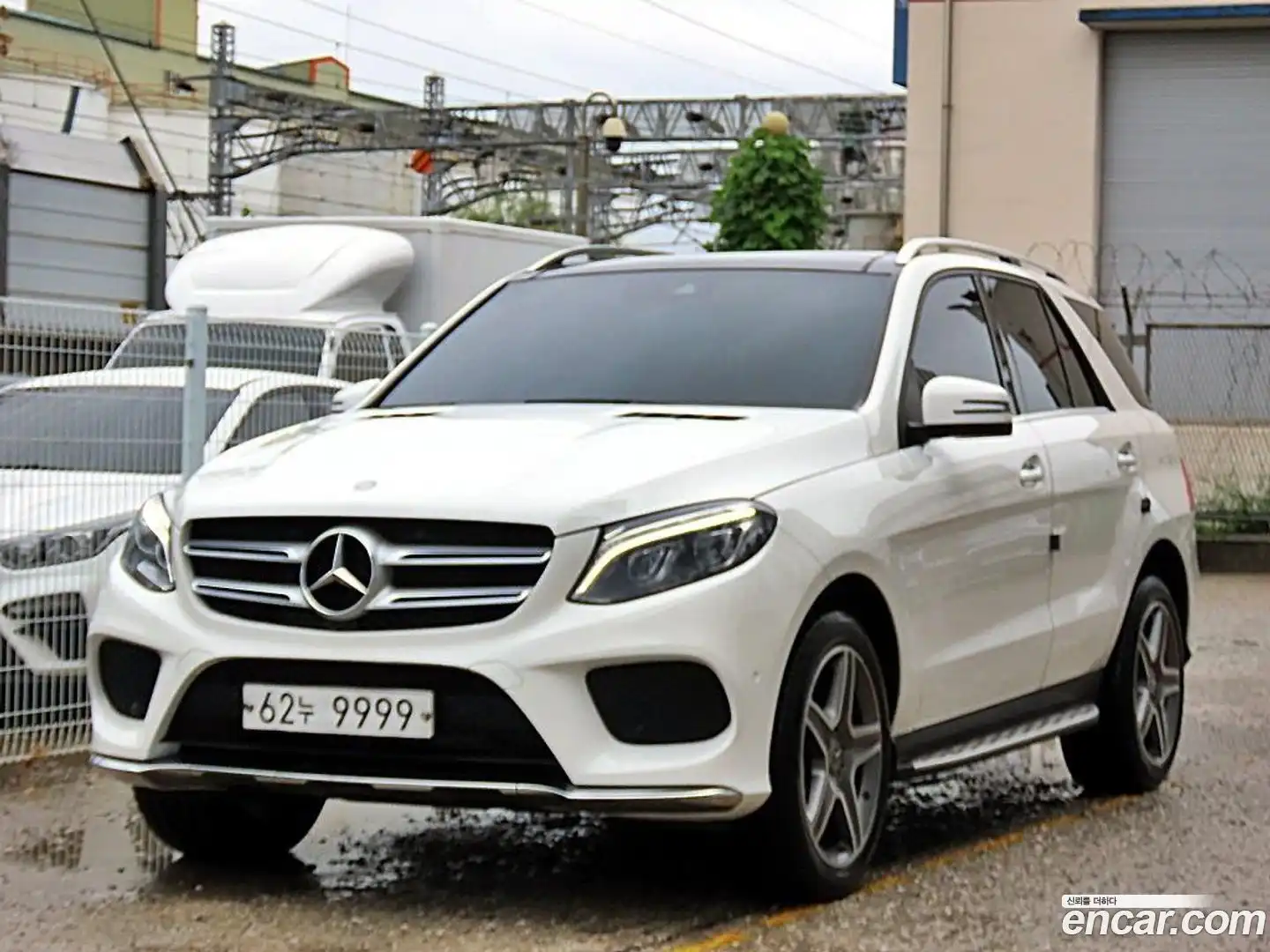 GLE-Class Mercedes-Benz 2017.3-OUTER-002
