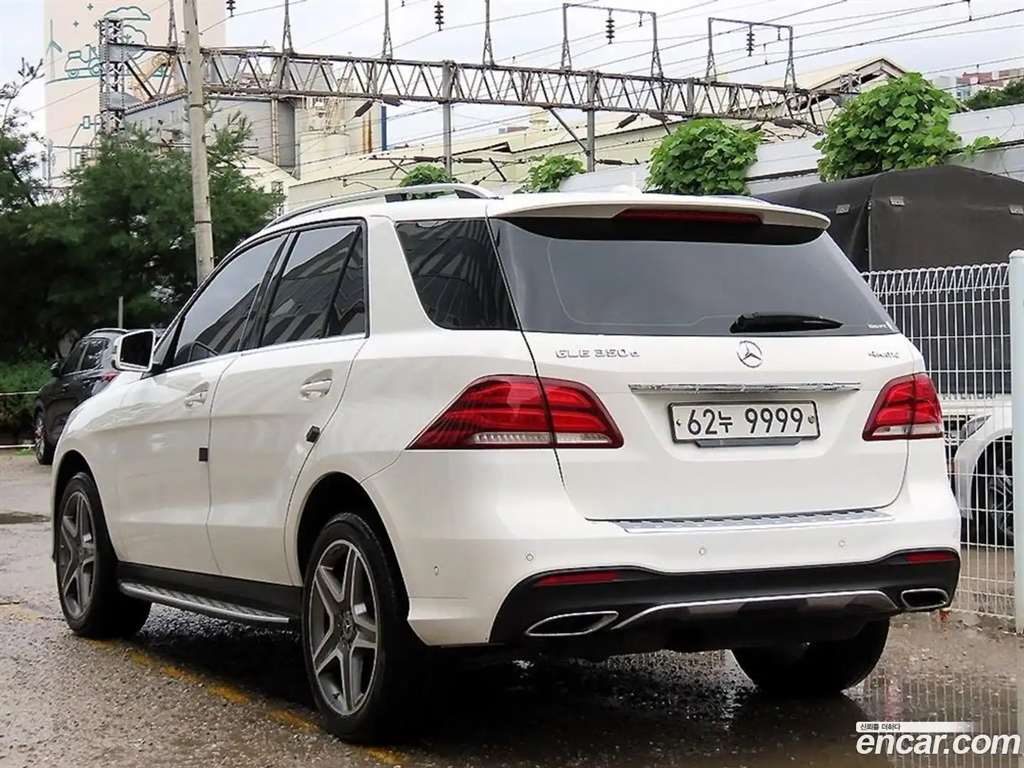 GLE-Class Mercedes-Benz 2017.3-OUTER-003