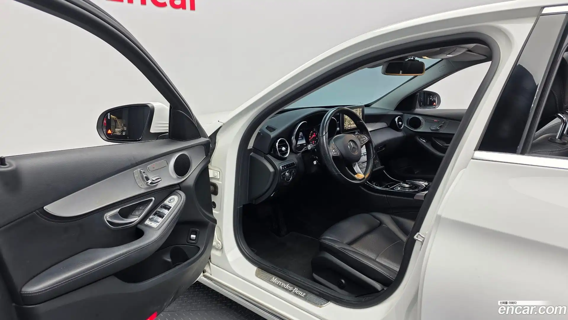 C-Class Mercedes-Benz 2015.3-INNER-010