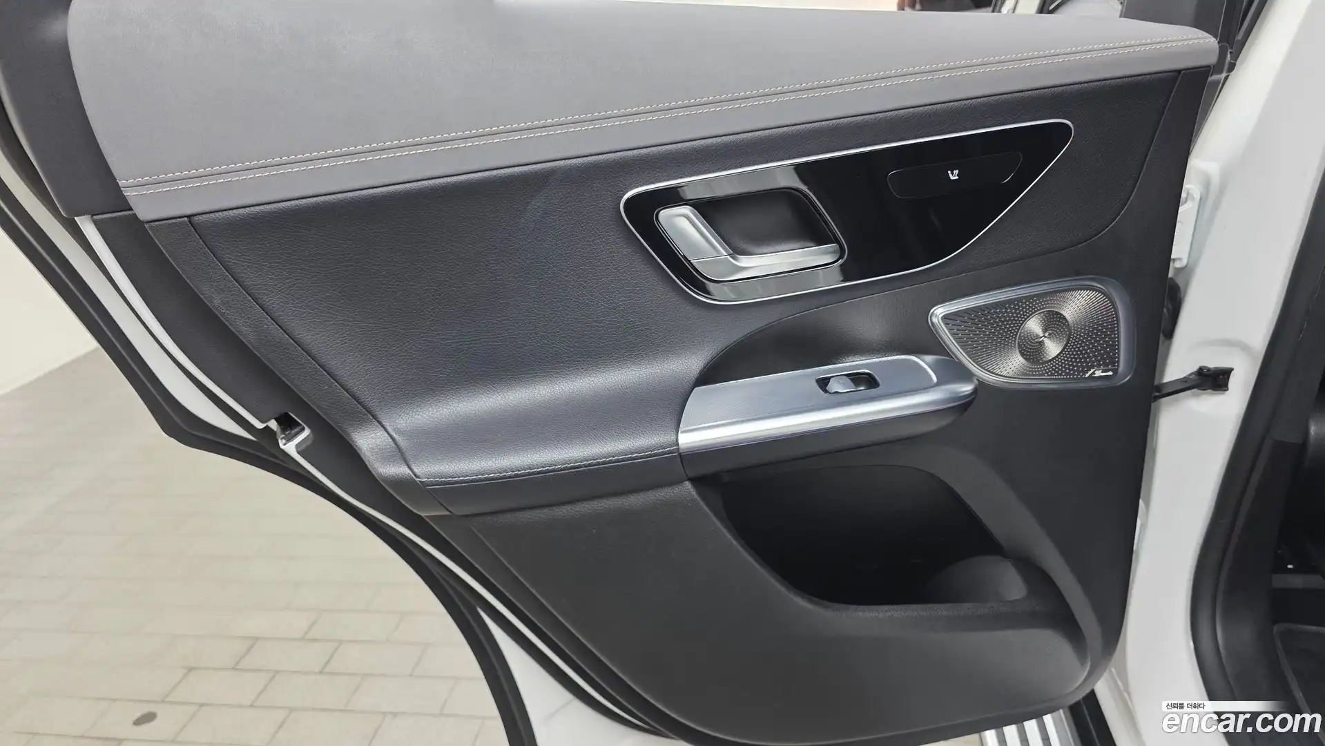 EQE Mercedes-Benz 2023.11-INNER-035