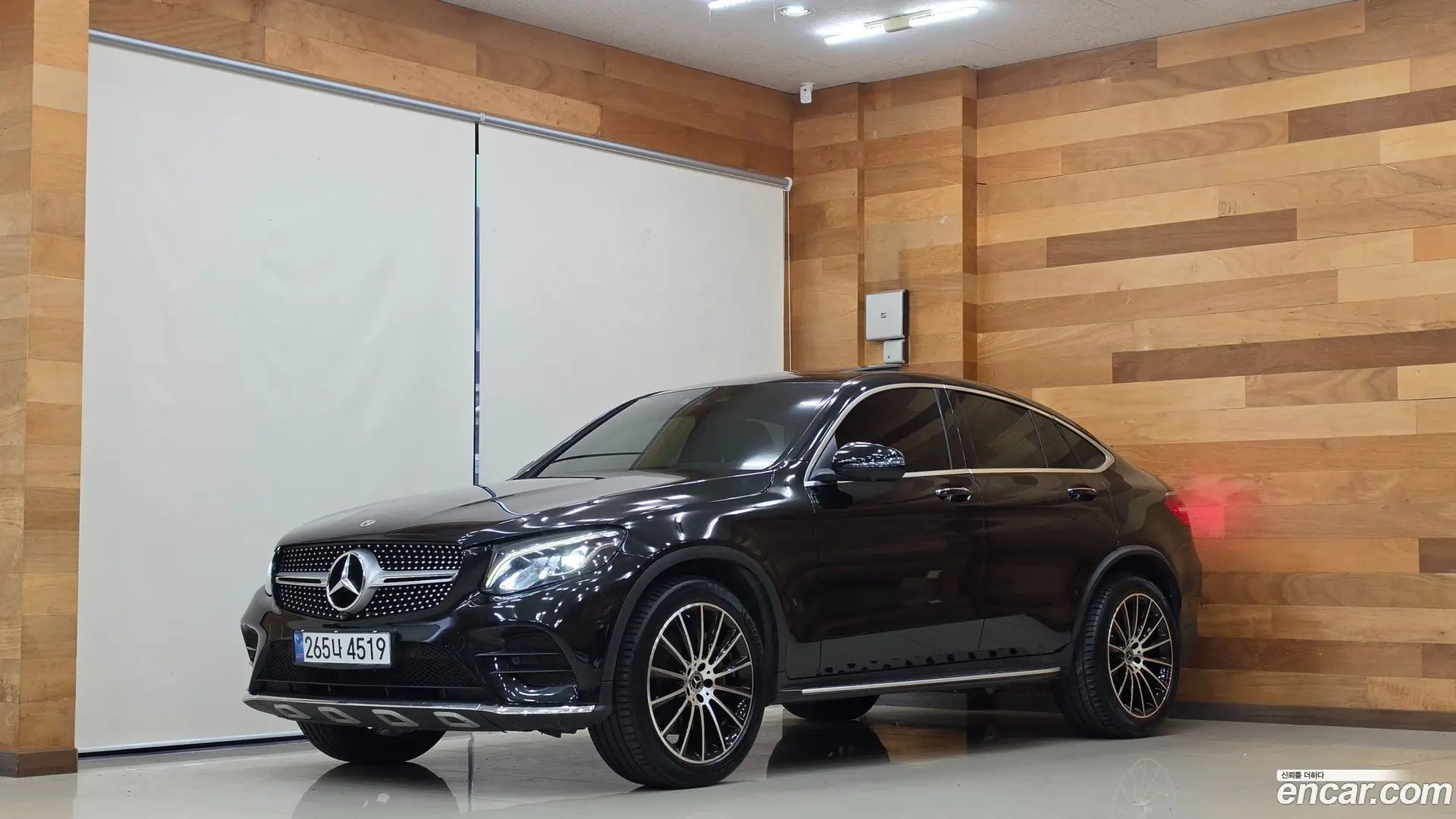 Main__Slider__Photo:GLC-Class Mercedes-Benz 2017.11-0