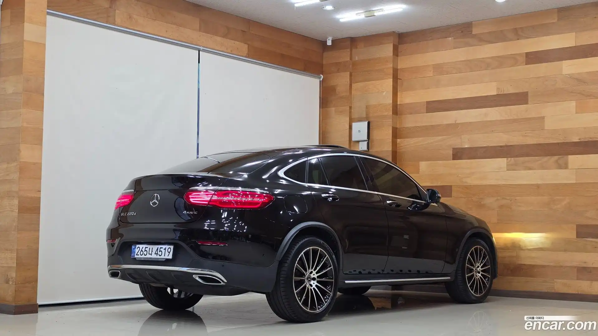 GLC-Class Mercedes-Benz 2017.11-OUTER-002