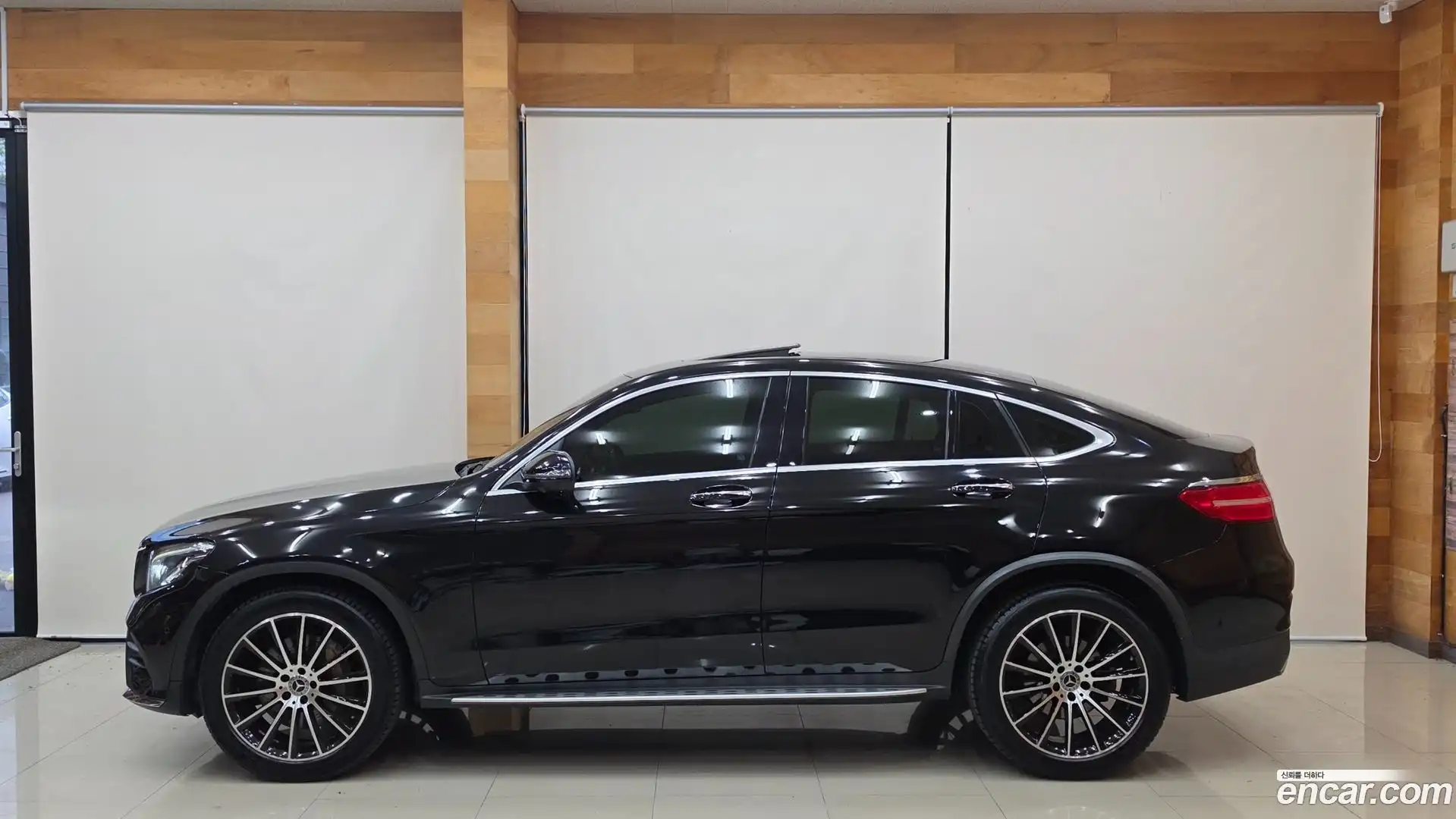 GLC-Class Mercedes-Benz 2017.11-OUTER-005