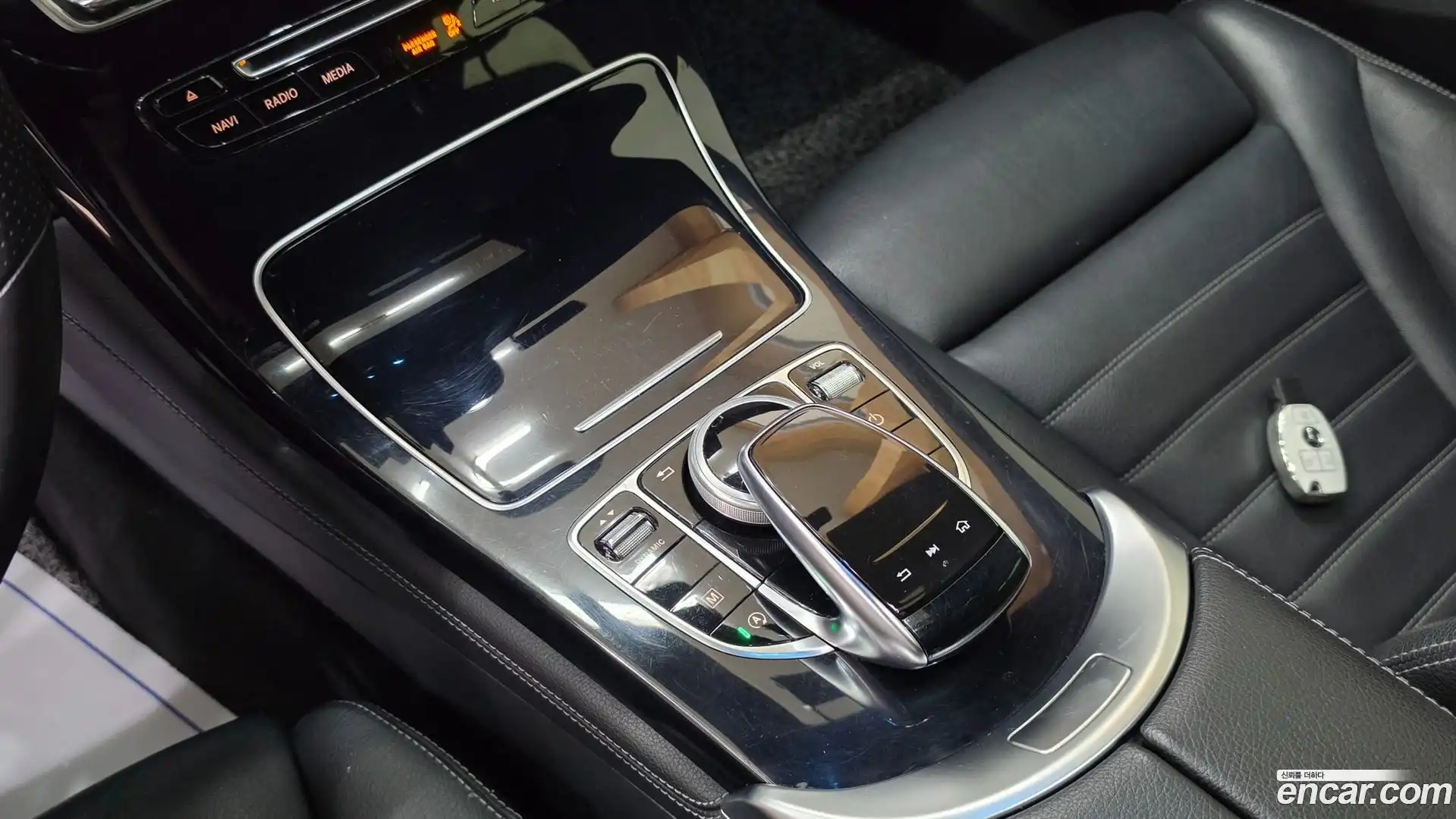GLC-Class Mercedes-Benz 2017.11-OPTION-015