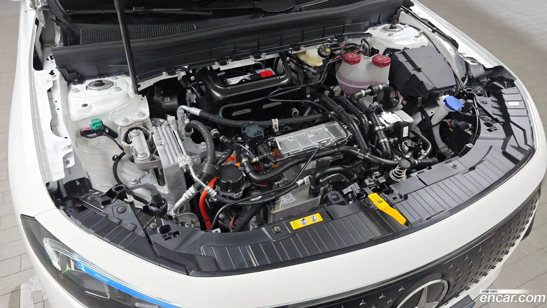 EQB Mercedes-Benz 2025.7-OUTER-006