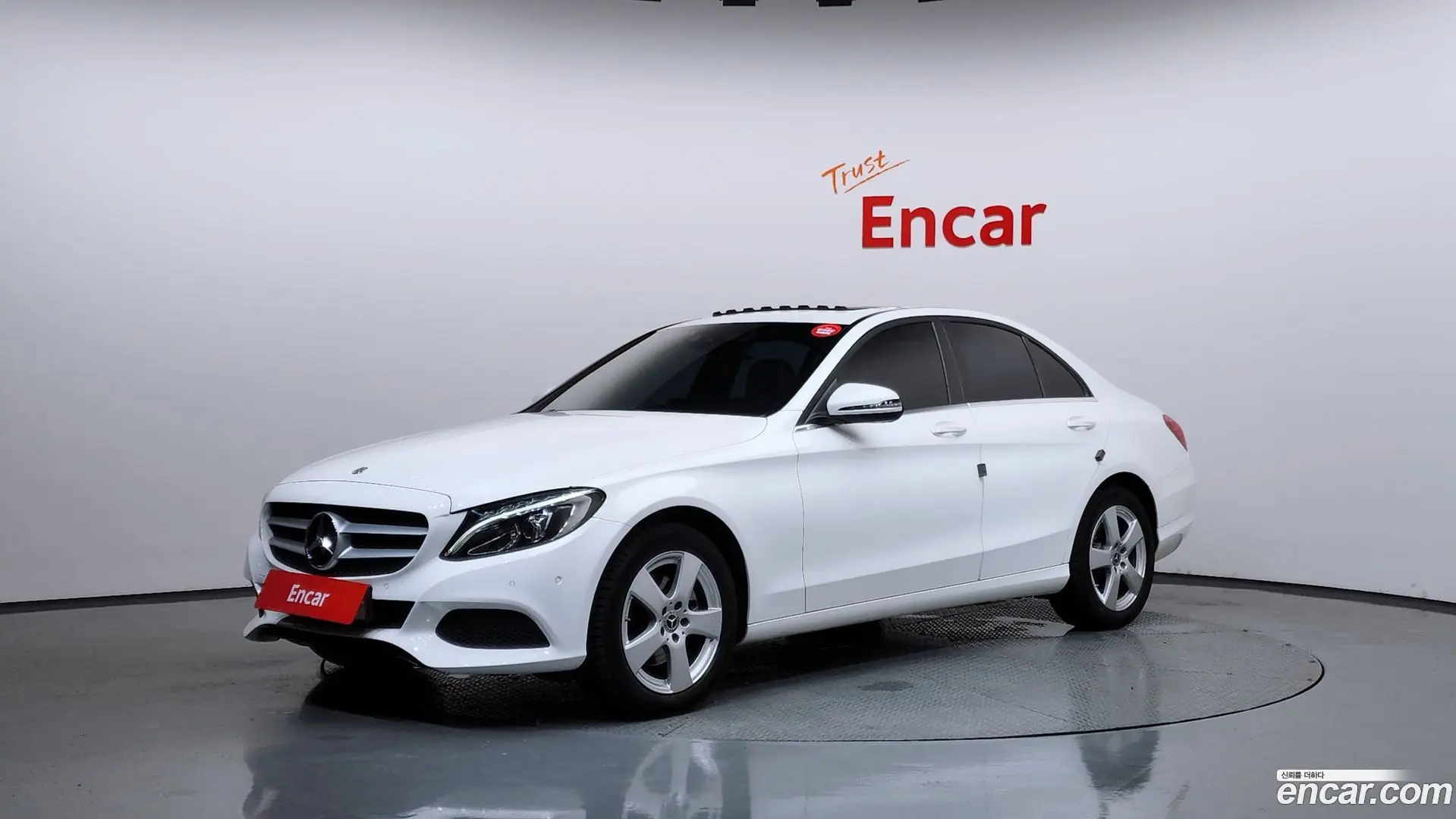 Main__Slider__Photo:C-Class Mercedes-Benz 2018.2-0