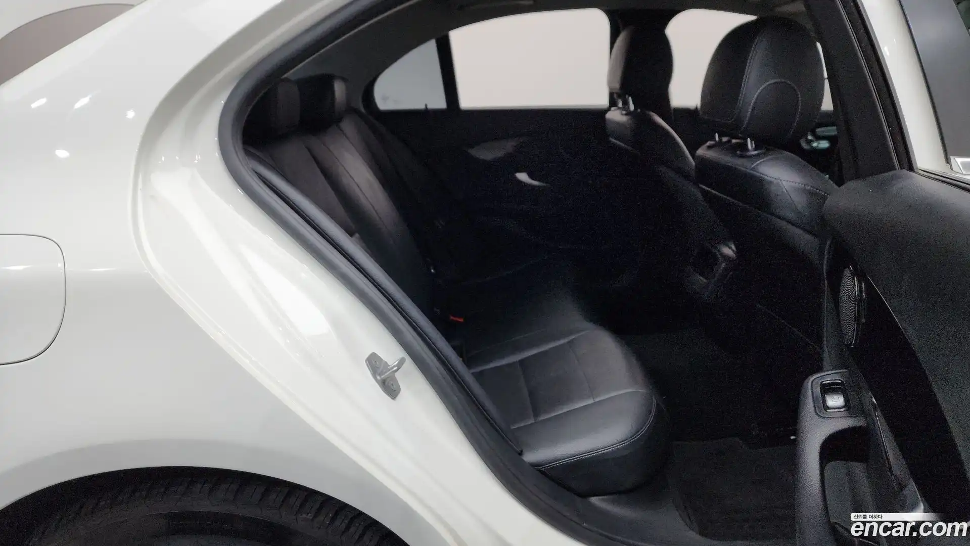 C-Class Mercedes-Benz 2018.2-OPTION-015