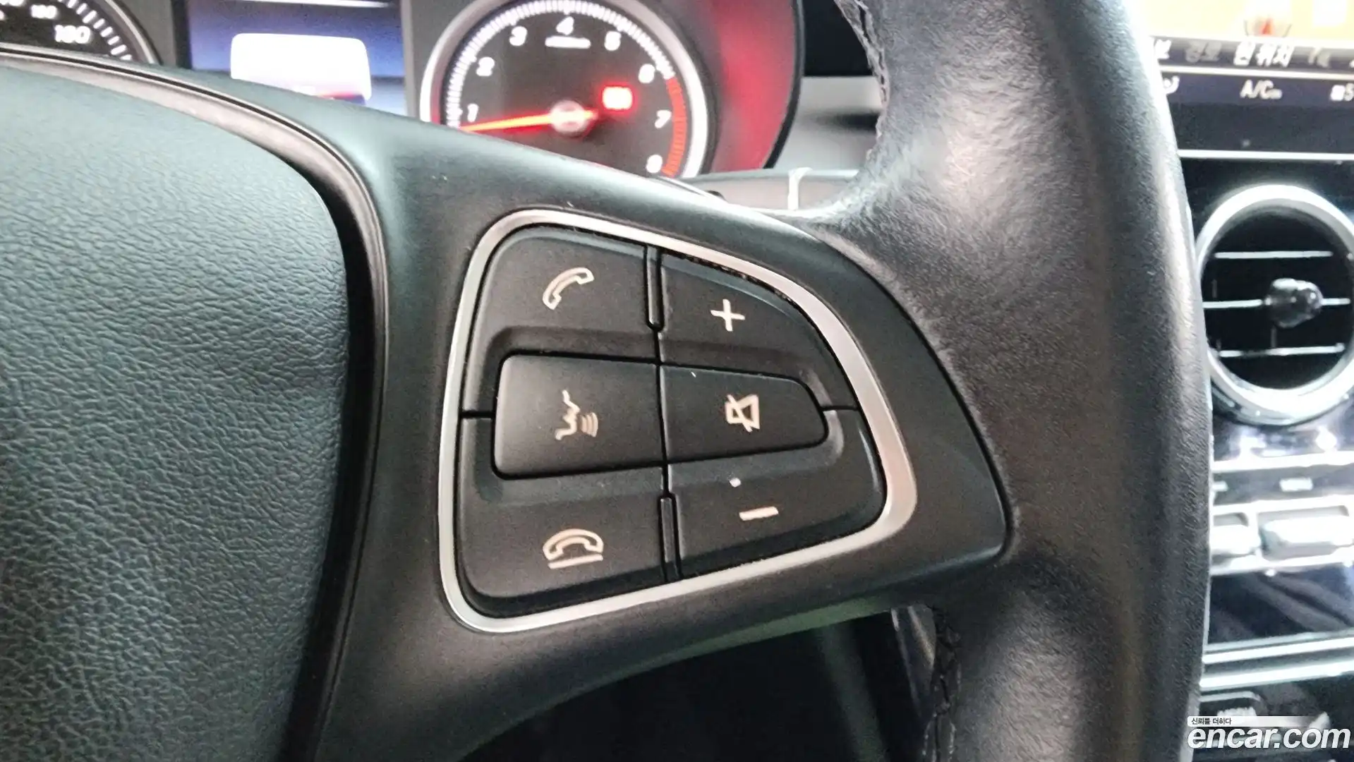 C-Class Mercedes-Benz 2018.2-OPTION-021