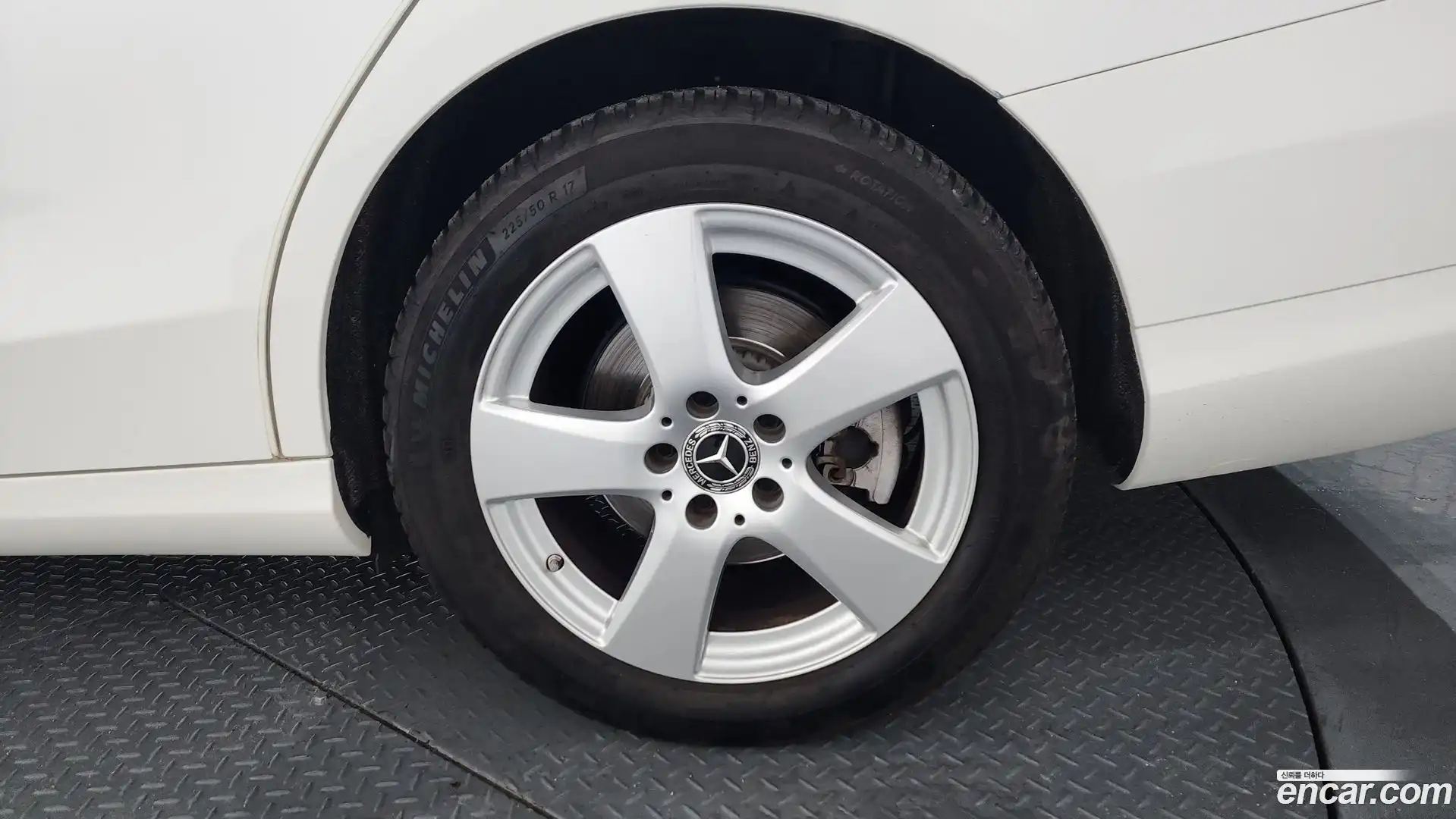 C-Class Mercedes-Benz 2018.2-OUTER-031