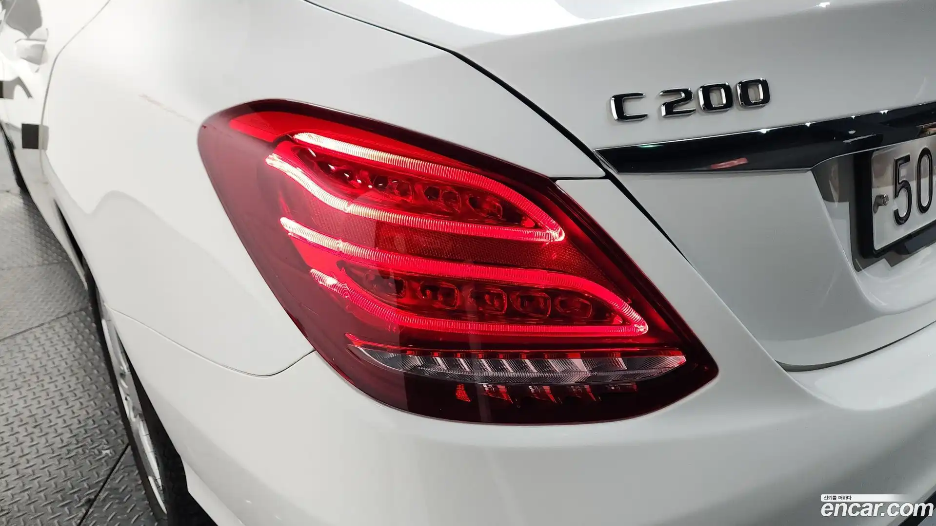 C-Class Mercedes-Benz 2018.2-OUTER-033