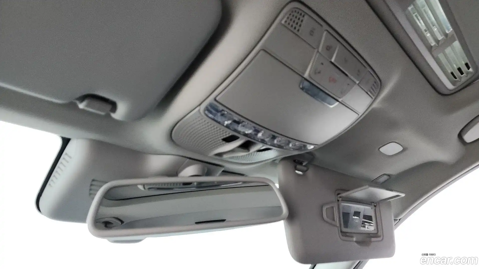 C-Class Mercedes-Benz 2018.2-OPTION-040
