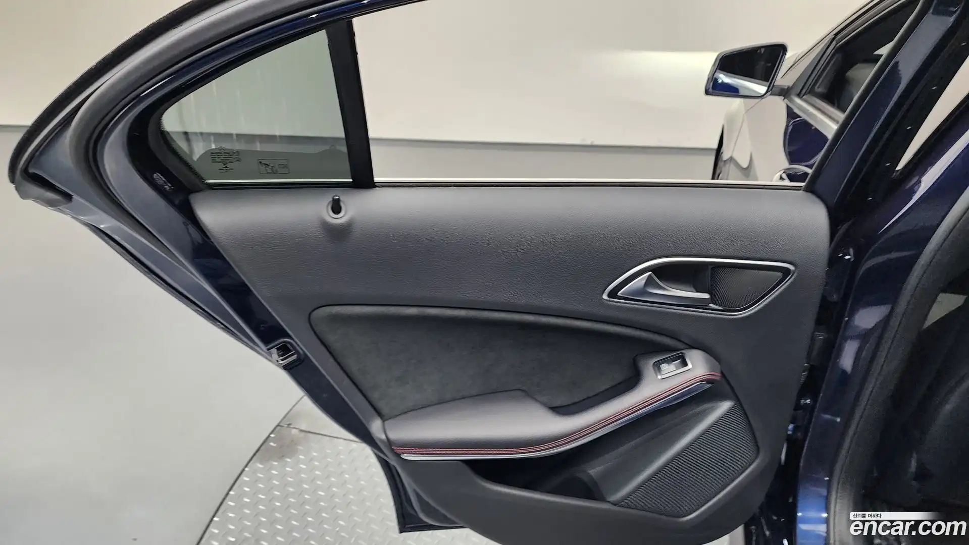 A-Class Mercedes-Benz 2018.1-INNER-035