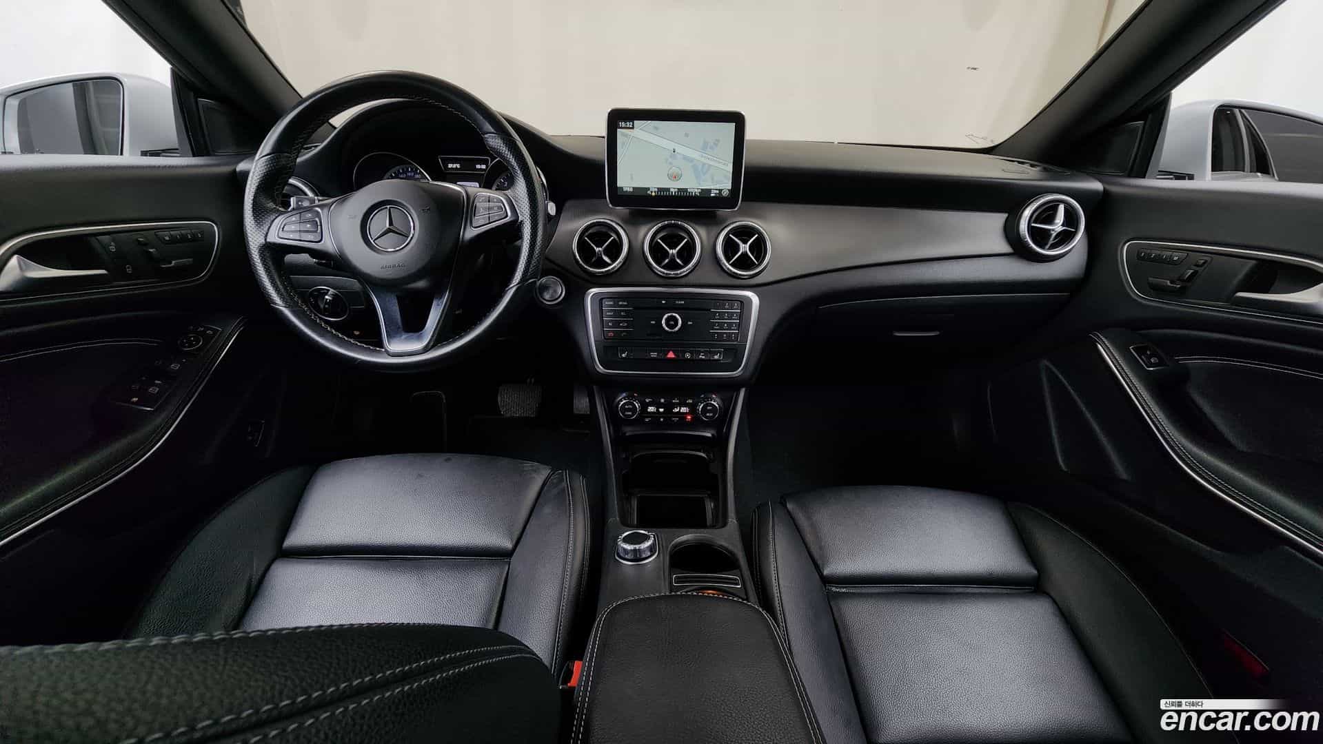 CLA-Class Mercedes-Benz 2016.5-INNER-007
