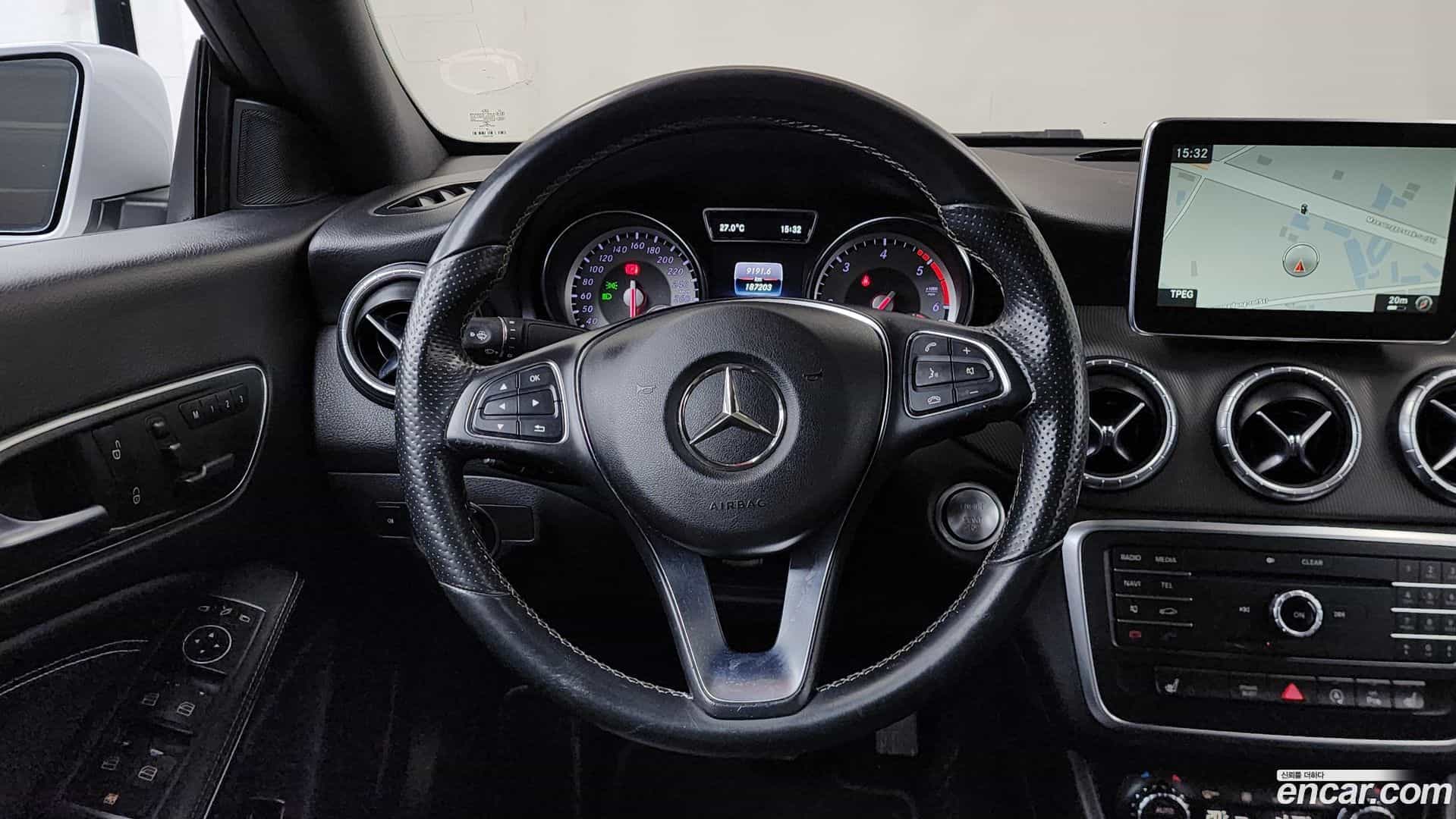 CLA-Class Mercedes-Benz 2016.5-OPTION-017