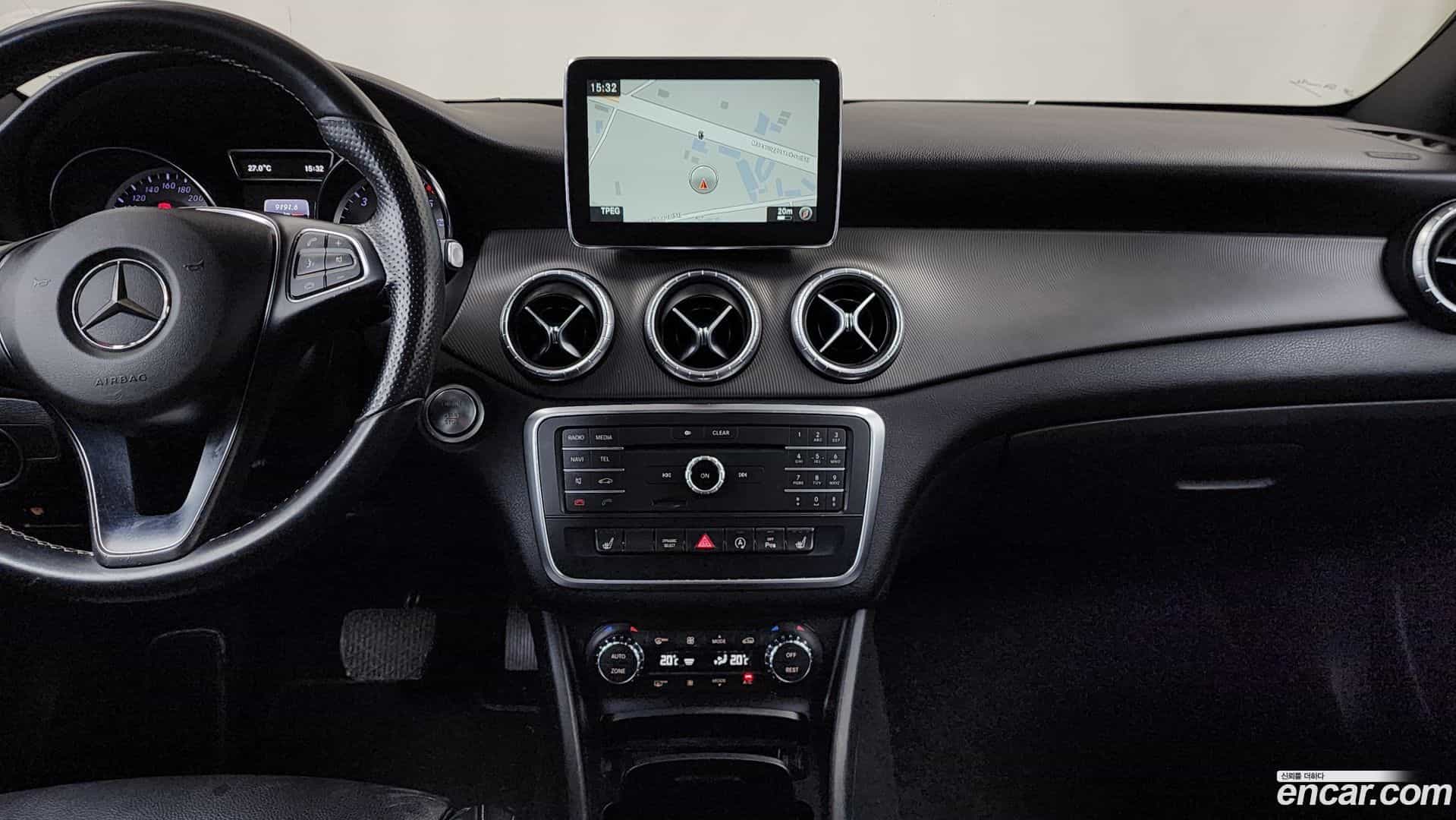 CLA-Class Mercedes-Benz 2016.5-OPTION-018