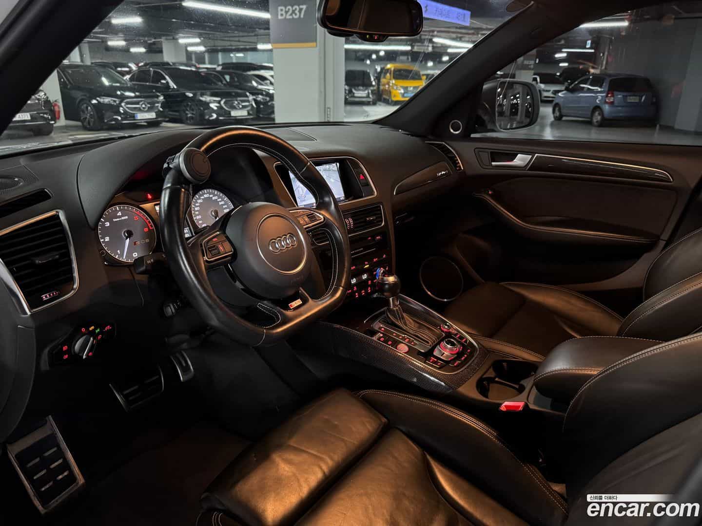 SQ5 Audi 2016.10-INNER-010