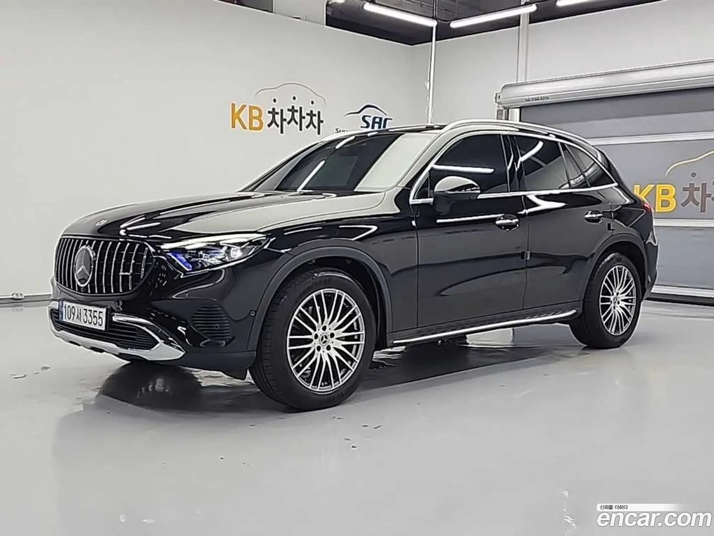 Main__Slider__Photo:GLC-Class Mercedes-Benz 2024.4-0