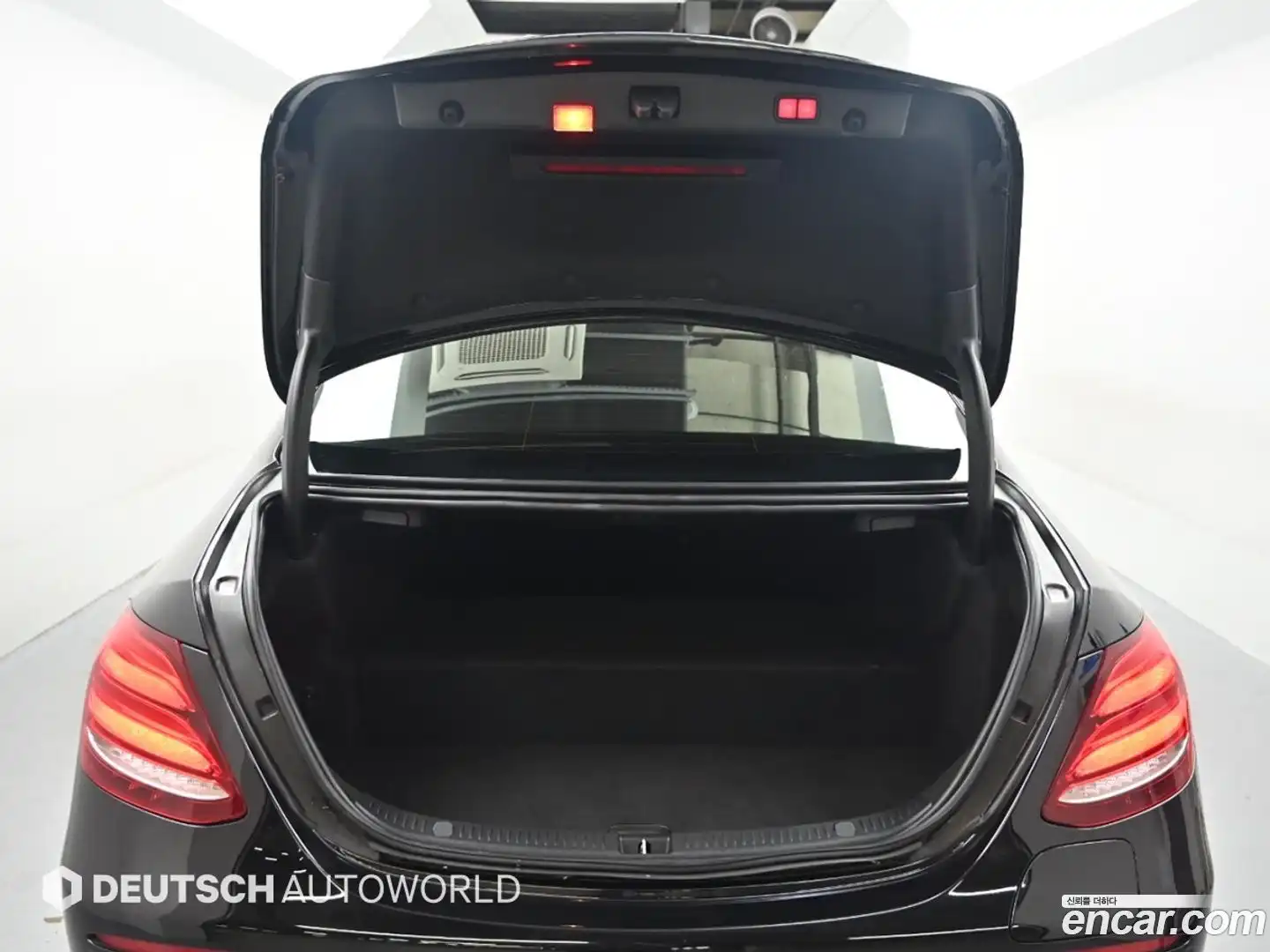 E-Class Mercedes-Benz 2019.11-OPTION-023