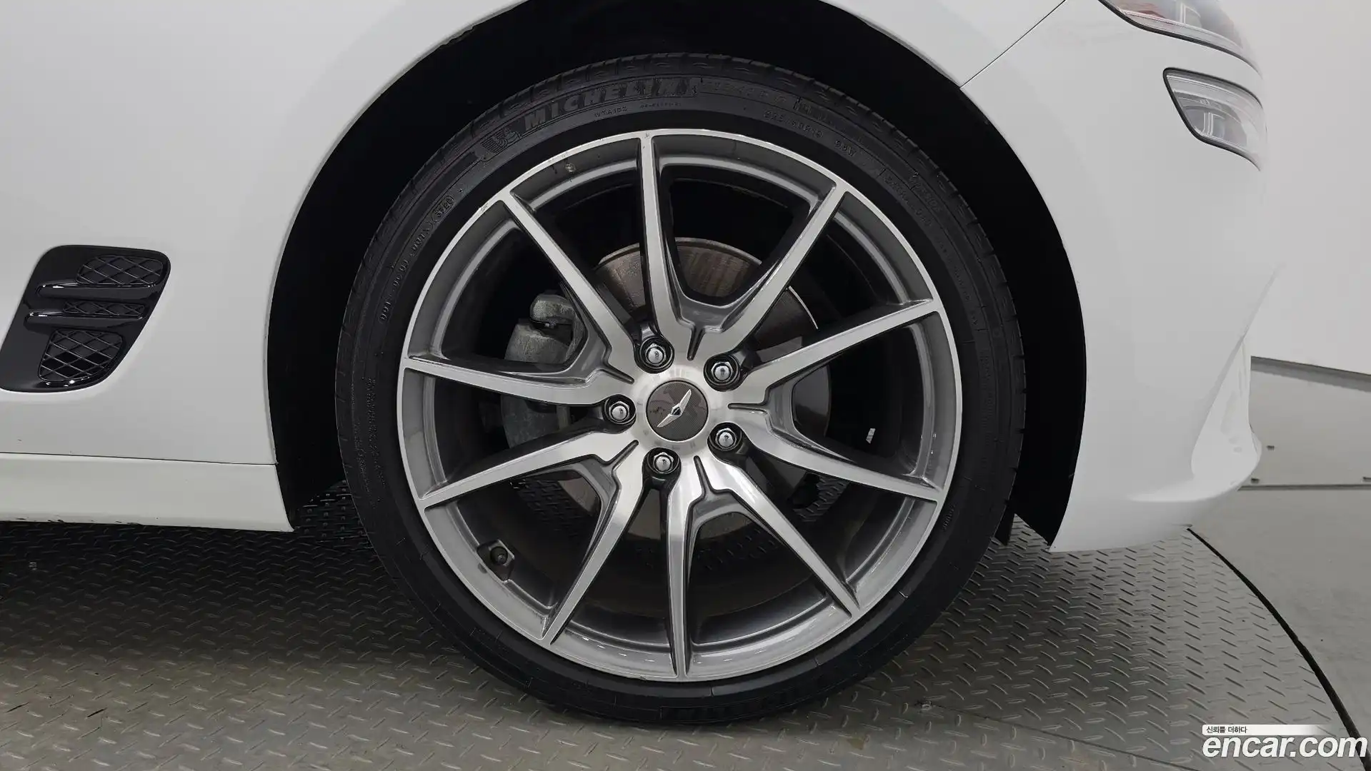G70 Genesis 2020.11-OUTER-005