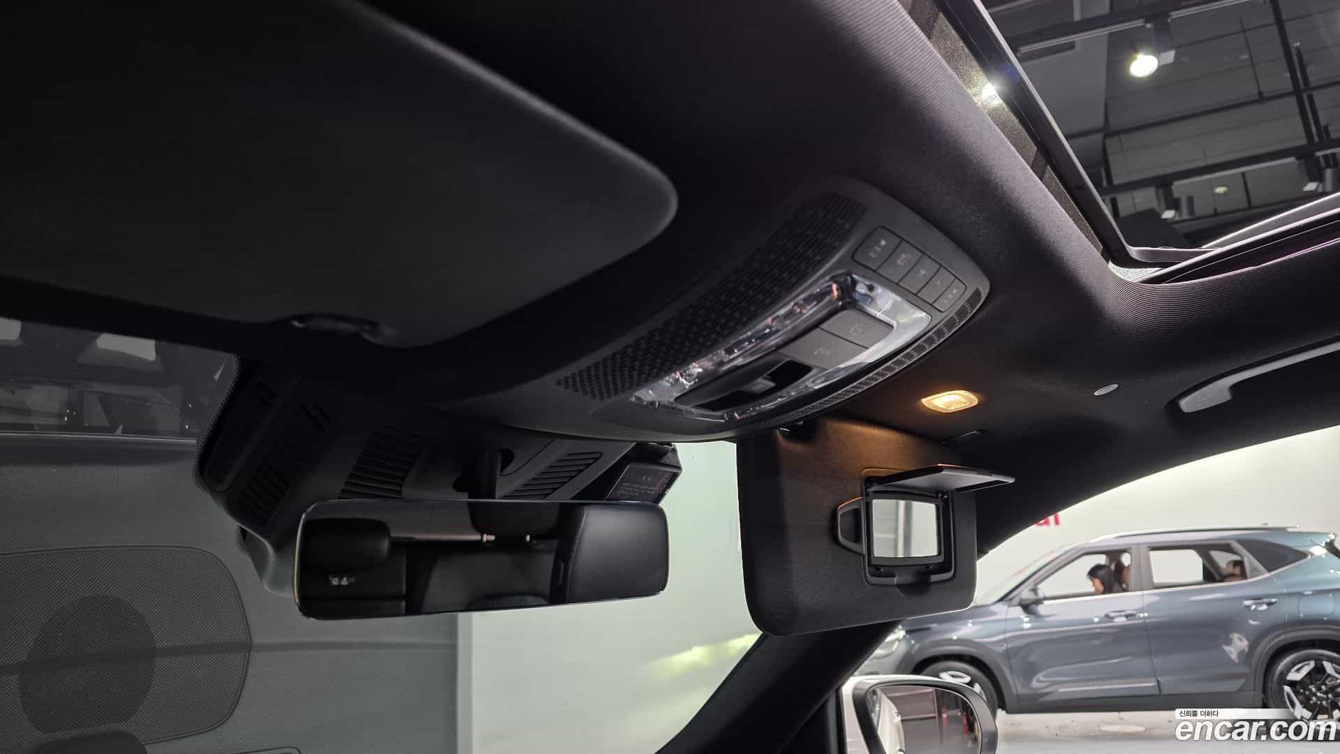 GLB-Class Mercedes-Benz 2022.3-OPTION-040
