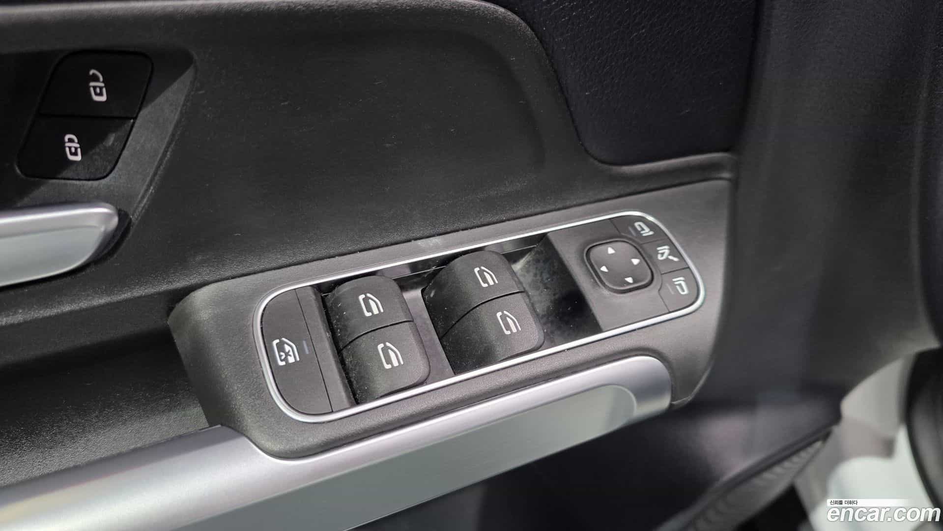 GLB-Class Mercedes-Benz 2022.3-OPTION-041
