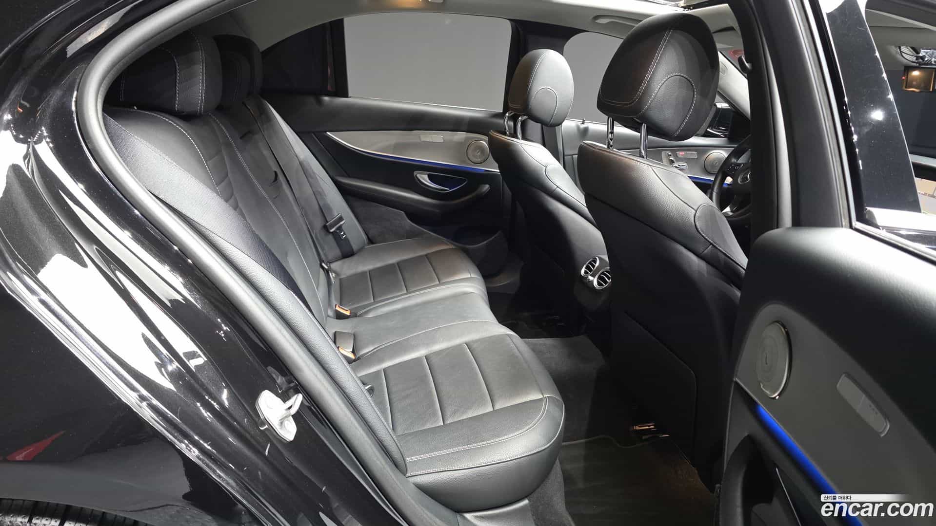 E-Class Mercedes-Benz 2018.2-OPTION-016