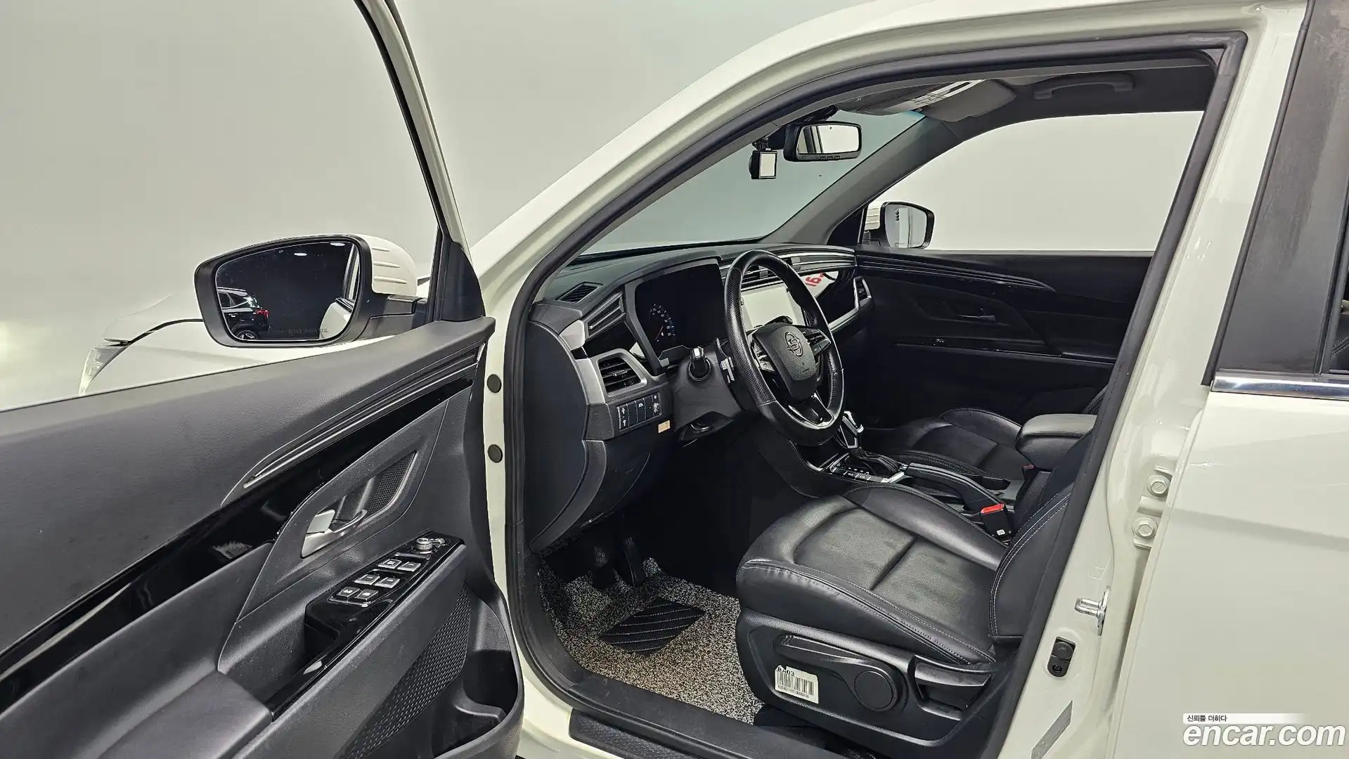 KORANDO KG Mobility 2019.2-INNER-010