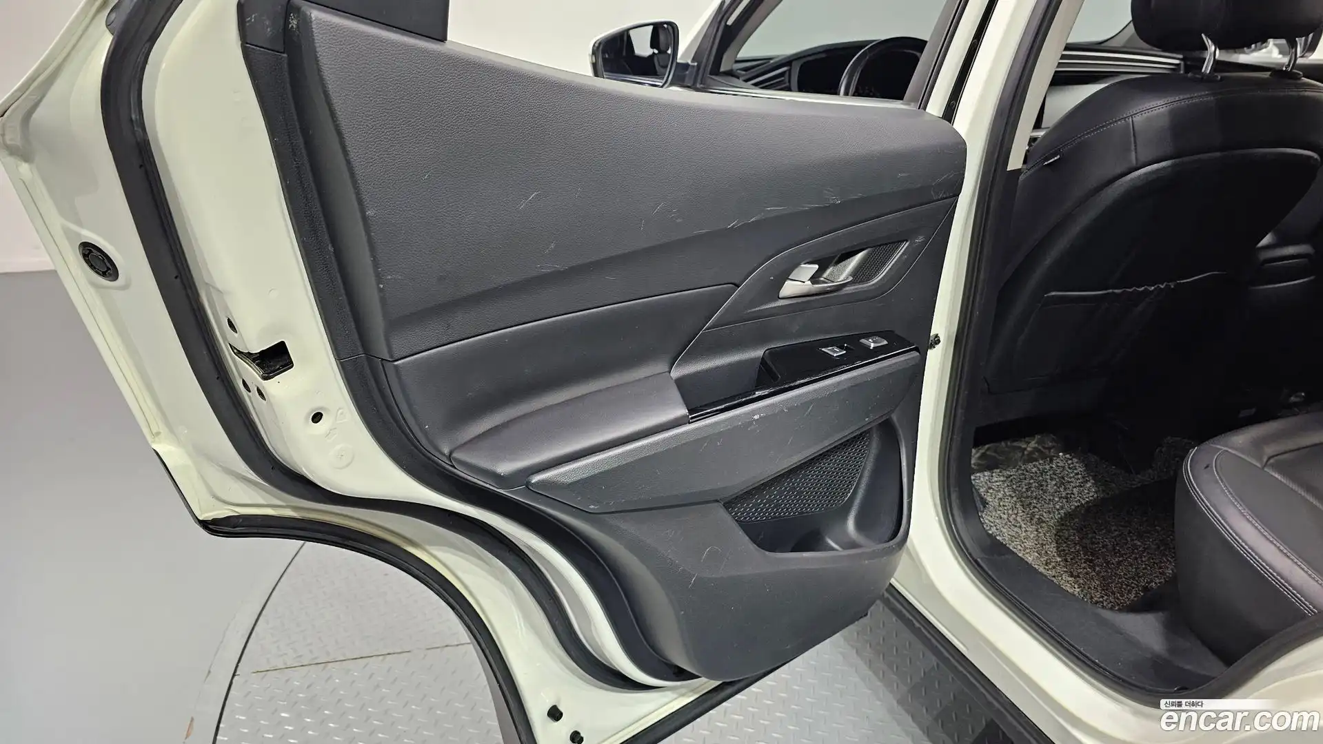 KORANDO KG Mobility 2019.2-INNER-035