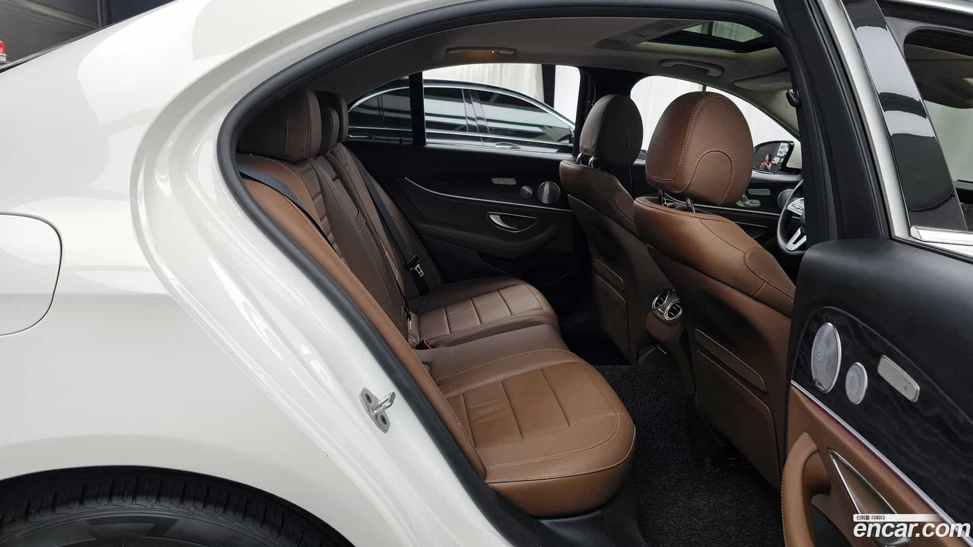 E-Class Mercedes-Benz 2019.3-OPTION-016