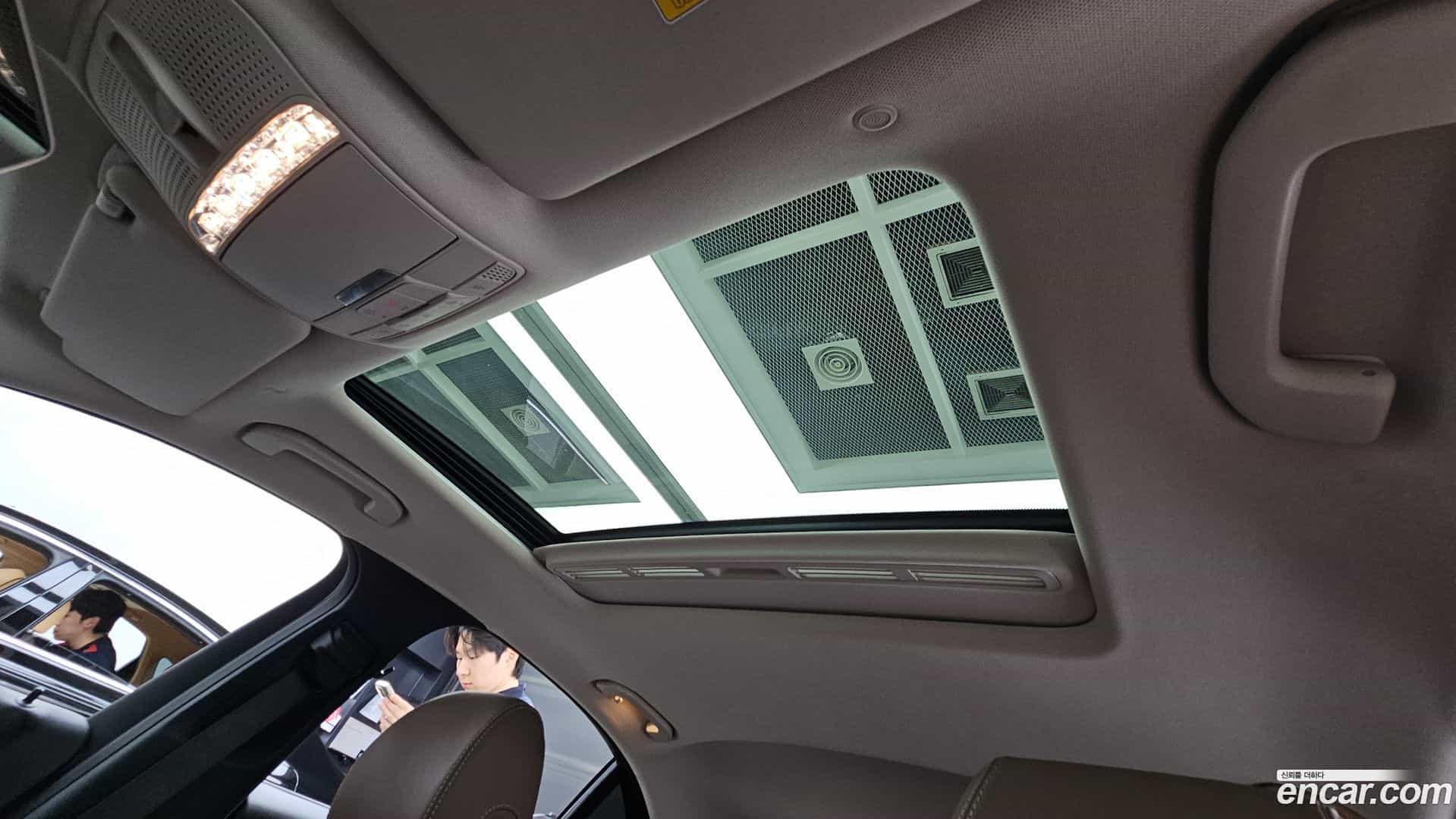 E-Class Mercedes-Benz 2019.3-OPTION-022