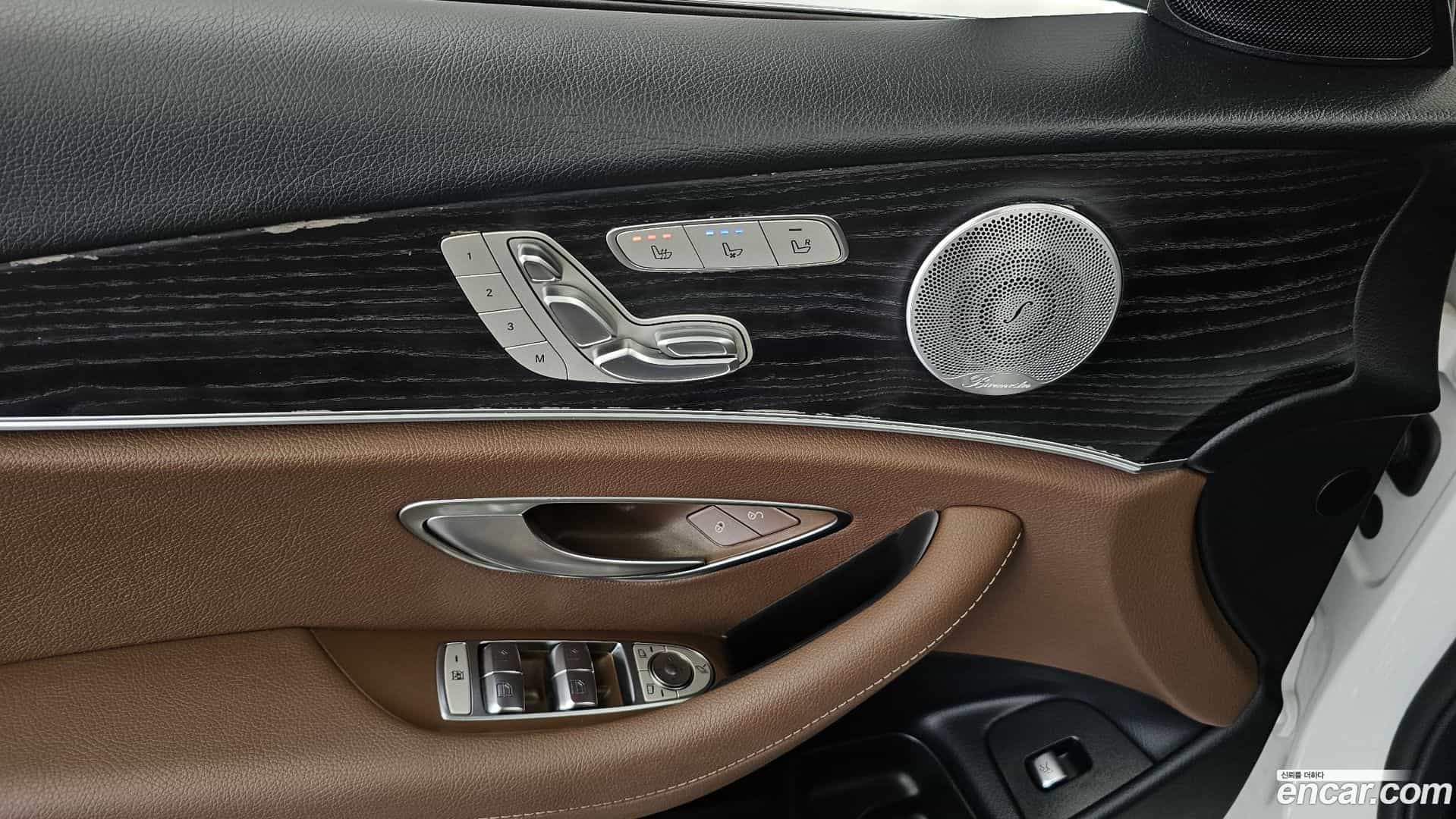 E-Class Mercedes-Benz 2019.3-OPTION-023