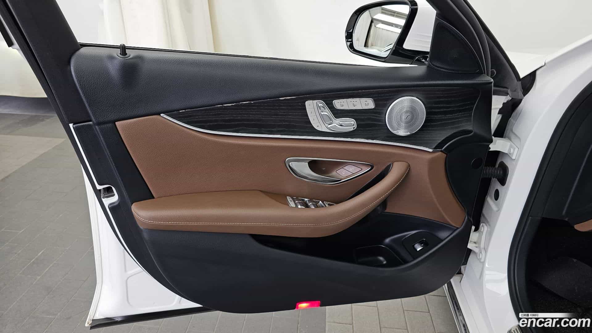 E-Class Mercedes-Benz 2019.3-INNER-034