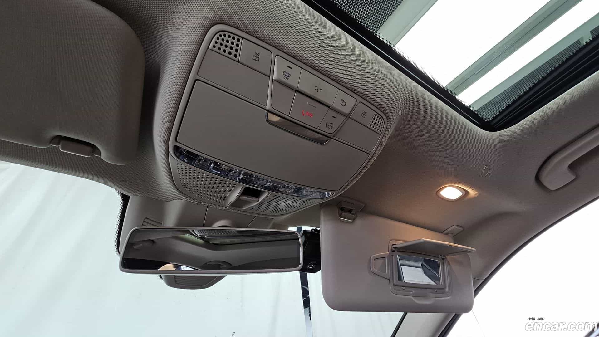 E-Class Mercedes-Benz 2019.3-OPTION-040